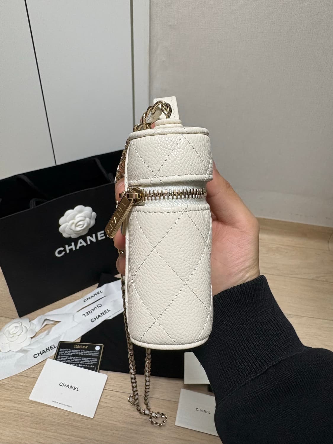 (새상품급) 샤넬 캐비어 램스킨 금장 베니티백 화이트 상품이미지3