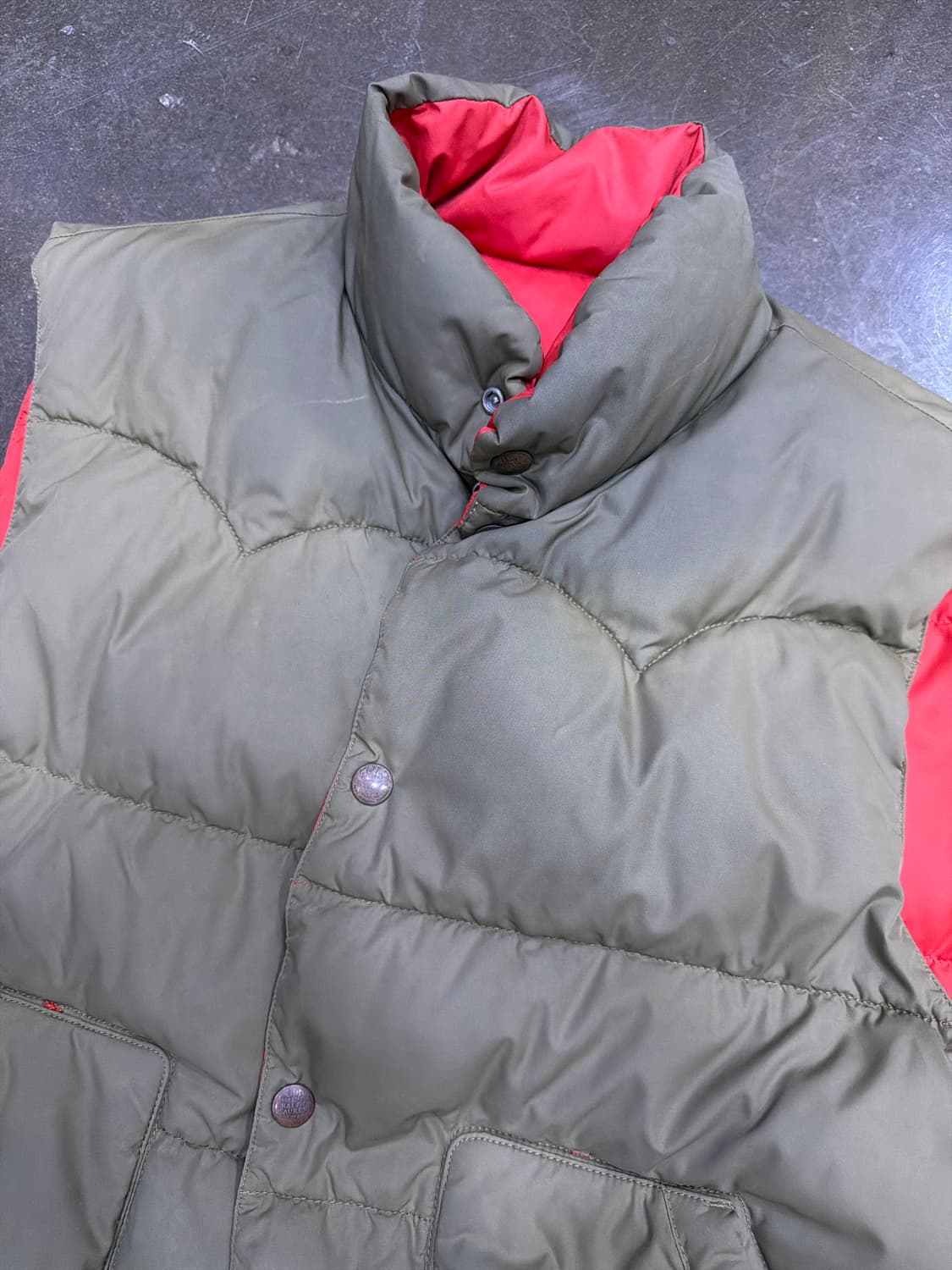 폴로 랄프로렌 리버시블 구스 다운 패딩 베스트 카키/레드 XXL 상품이미지5