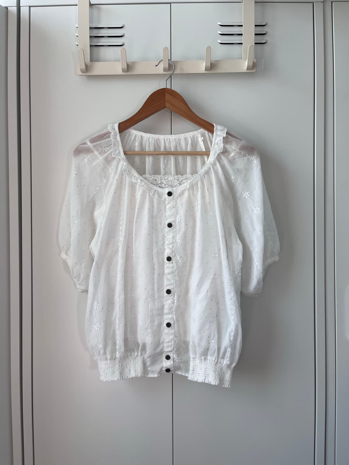 Majestic legon 도트 잔꽃 자수 블라우스 상품이미지2