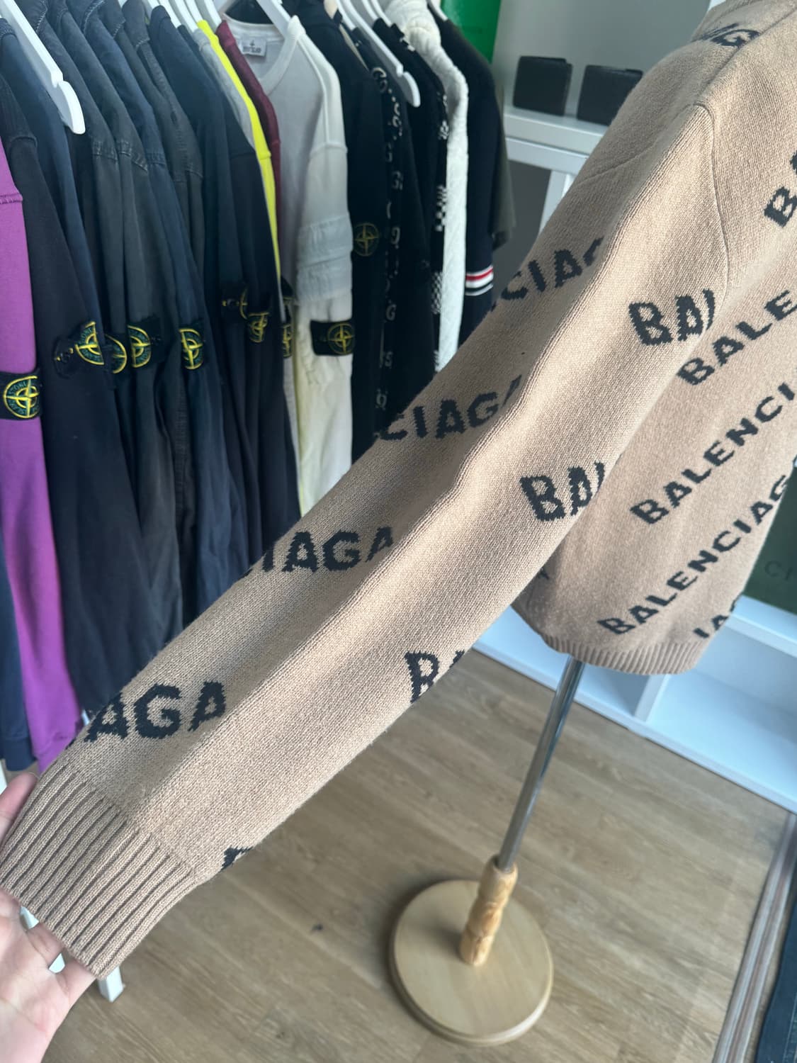 발렌시아가 멀티로고 니트 상품이미지4