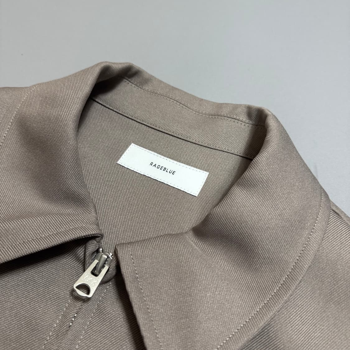 레이지블루(RAGEBLUE) 베이지 폴리에스터 칼라넥 집업 블루종 자켓 상품이미지3
