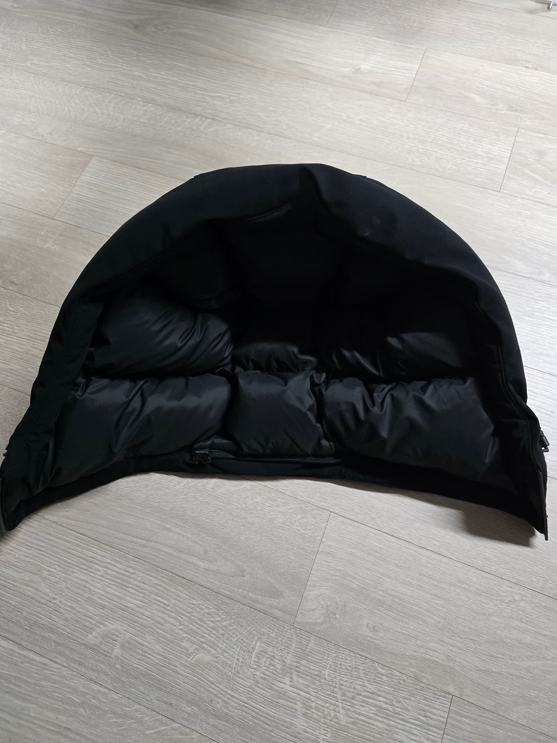 다이나핏 카본 엑스 구스다운 패딩.

싸이즈 s 90~95.  남녀공용 상품이미지9