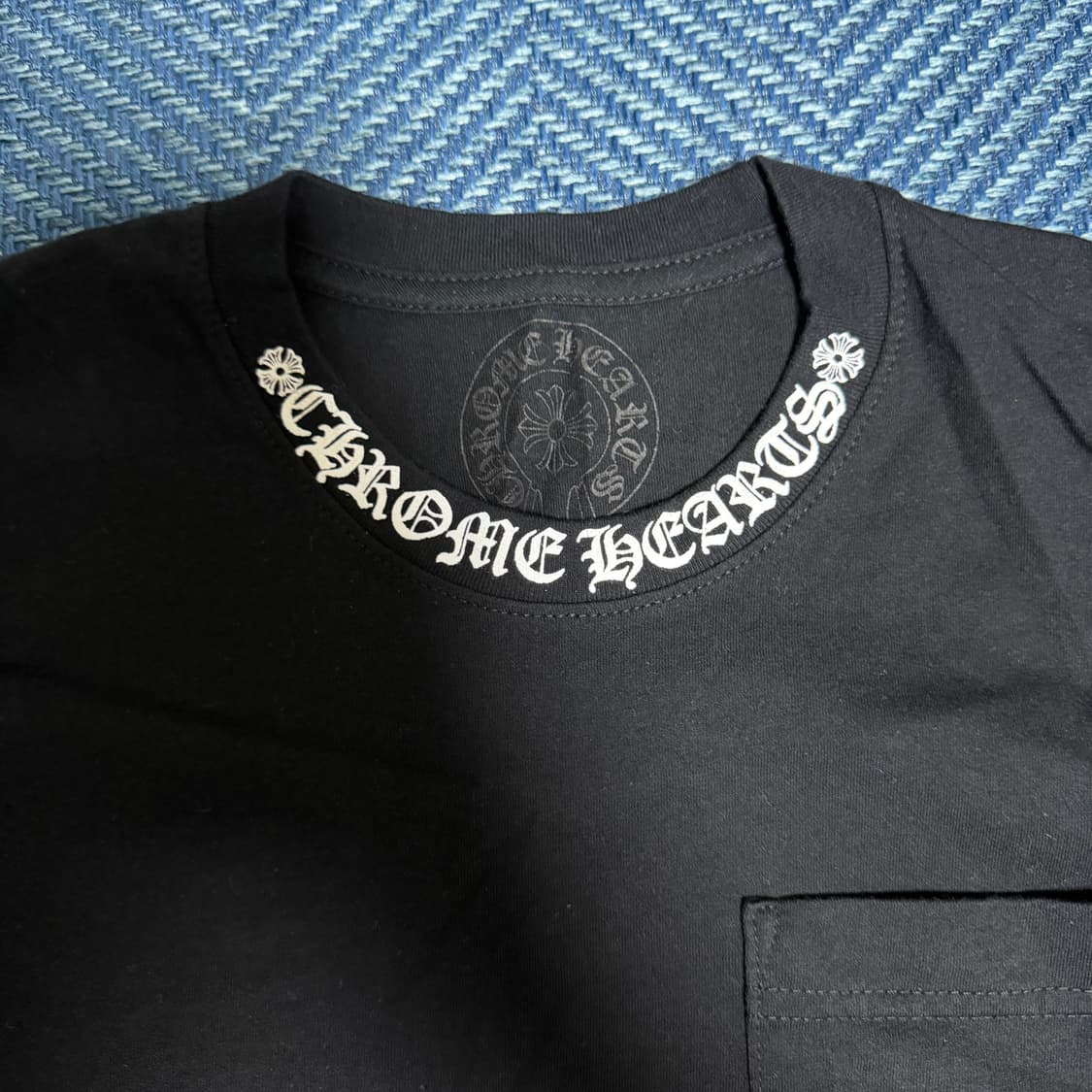 [XS]크롬하츠 넥 스크립트 로고 티셔츠 블랙 상품이미지3