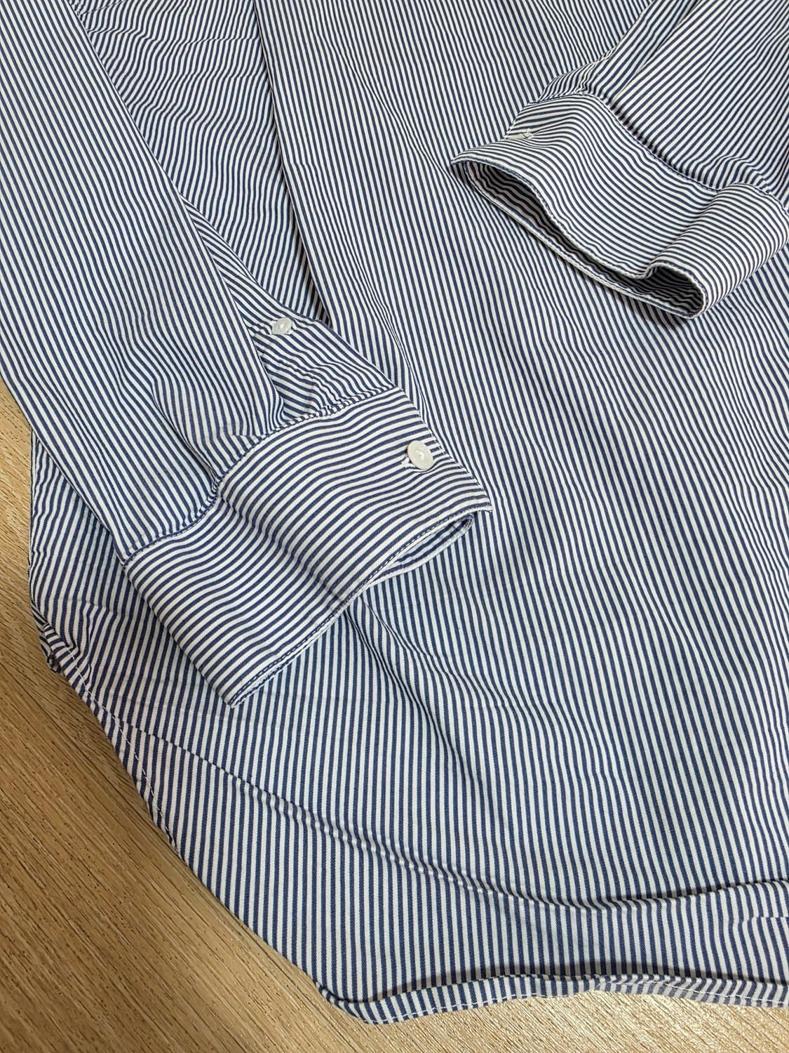 지오송지오 스트라이프 오버핏 자수 셔츠 상품이미지3