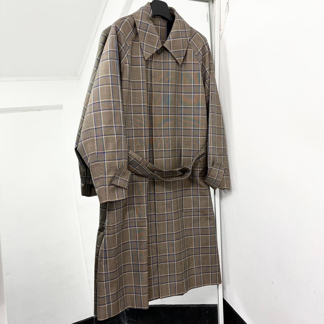 솔리드옴므 체크 롱 트렌치 코트 상품이미지4