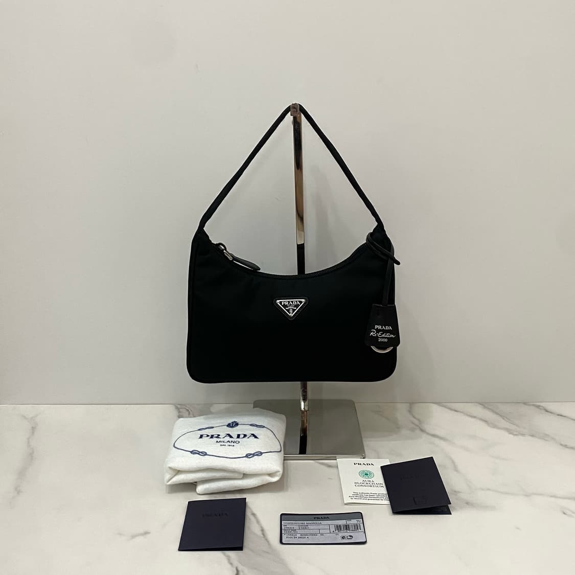 프라다 리에디션 2000 리나일론 테수토 숄더백 블랙 1NE515 상품이미지1