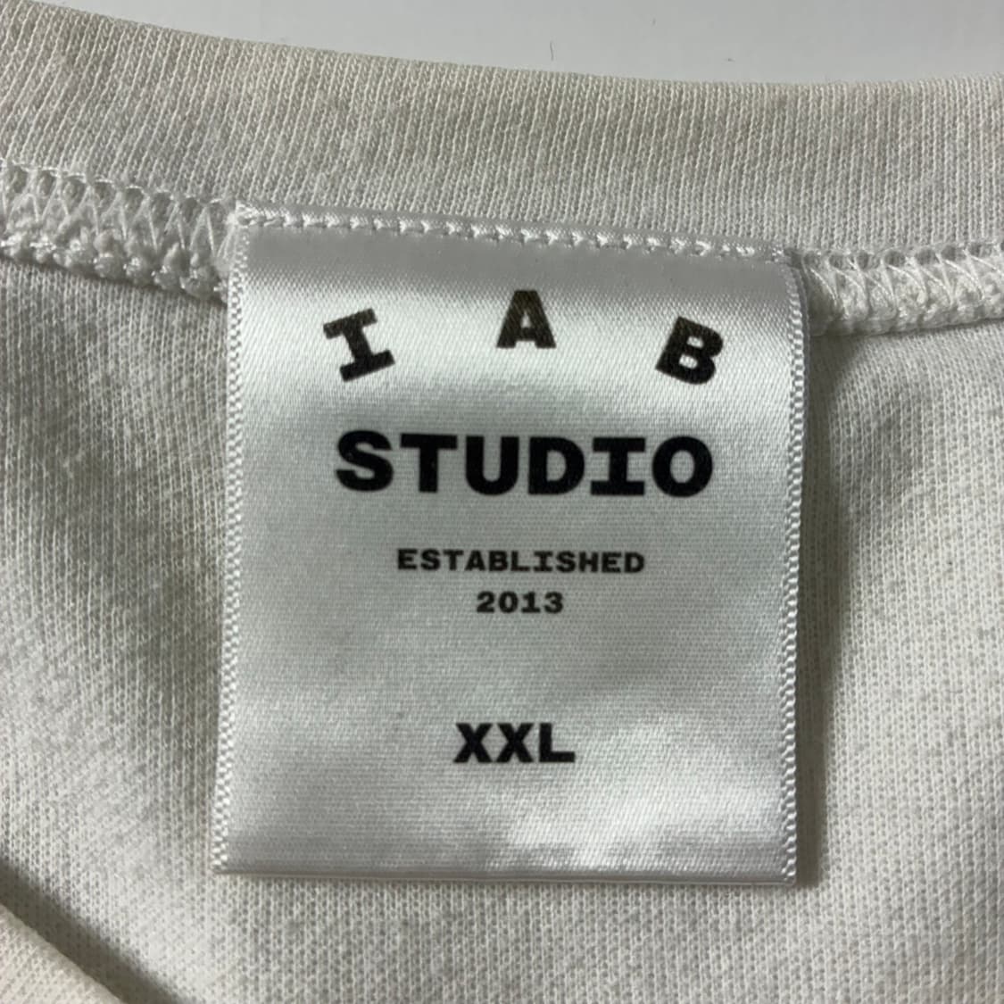 IAB studio  아이앱 스펠아웃 화이트 반팔 티셔츠  상품이미지6