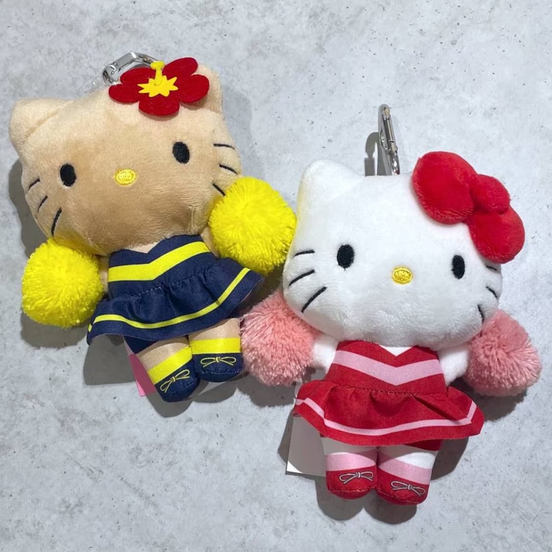 헬로키티 치어리더 카라비너 키링 태닝키티 상품이미지2
