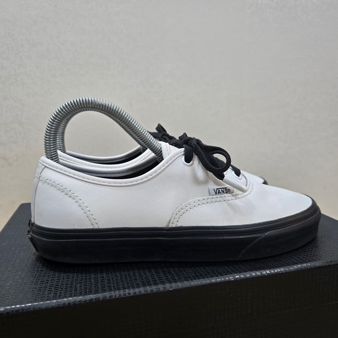 235 반스 어센틱 검솔 화이트 블랙 상품이미지7