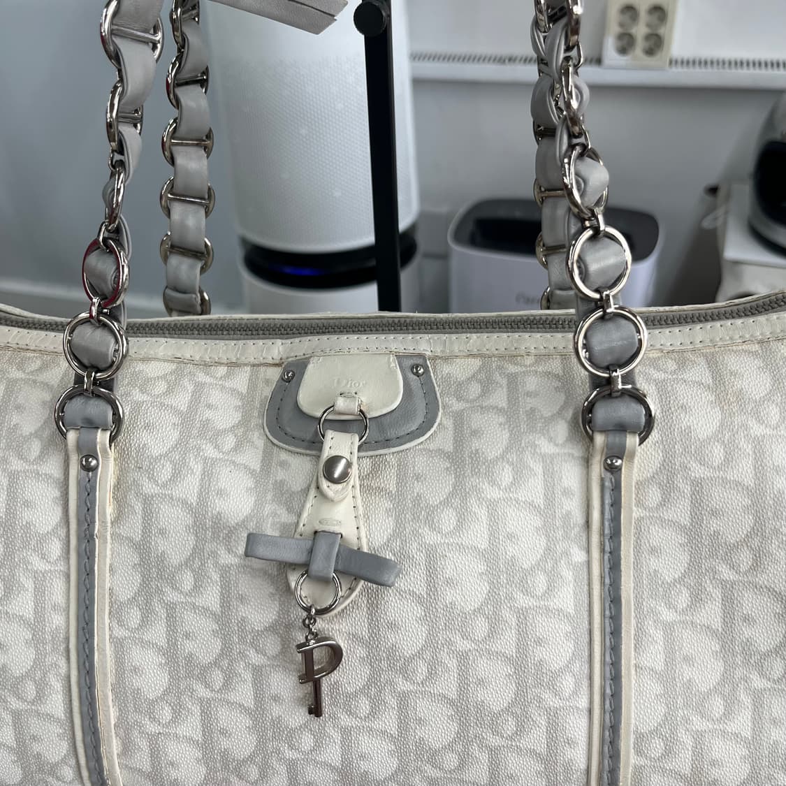 디올 오블리크 하트참 보스턴백 상품이미지2