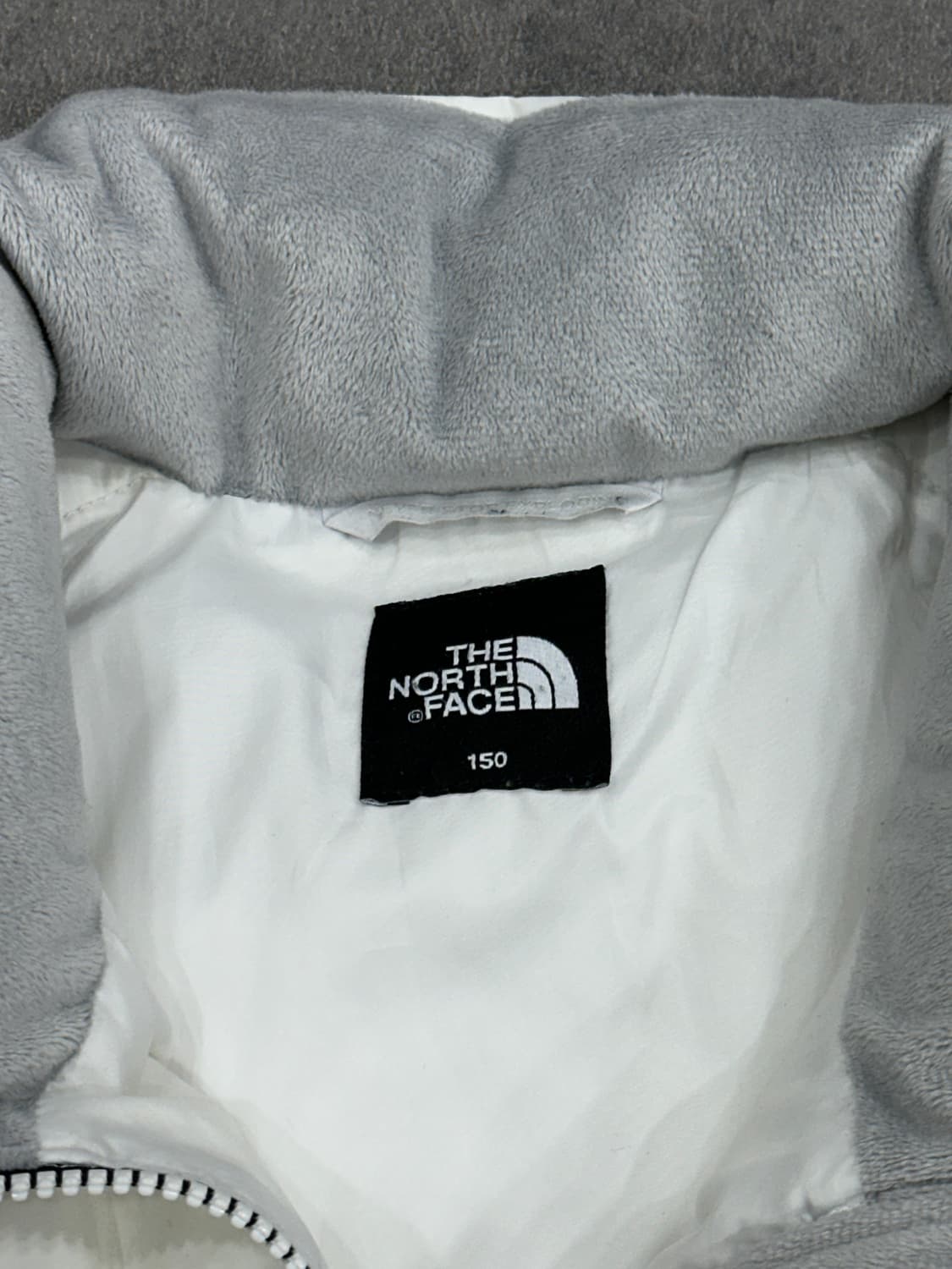 노스페이스 화이트 패딩 상품이미지4