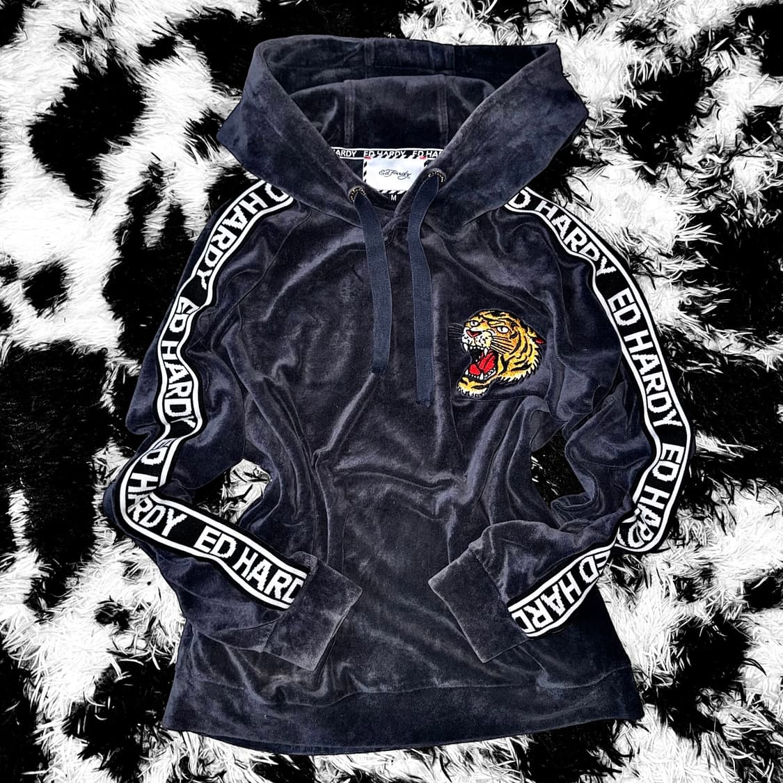 ED HARDY 타이거 벨벳 후드 티셔츠 상품이미지3