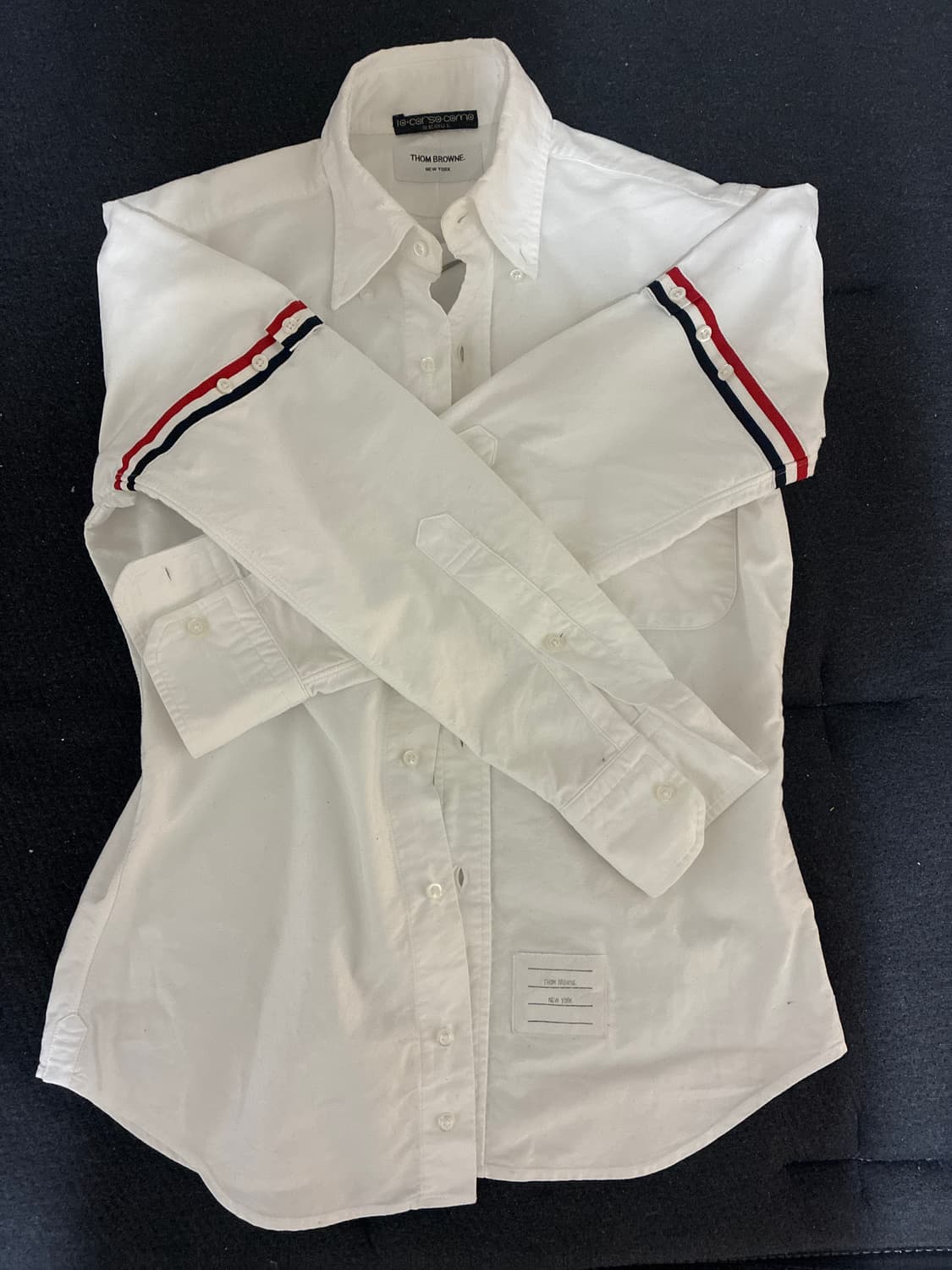 정품 톰브라운  암밴드 셔츠입니다!! (NCT 리쿠 착용) 상품이미지1