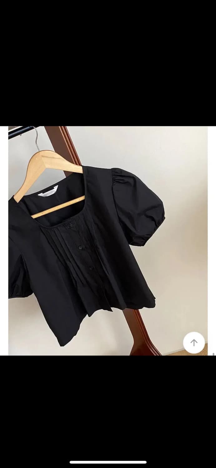 앤드멜로우 멜로핀턱크롭블라우스 블랙 상품이미지3