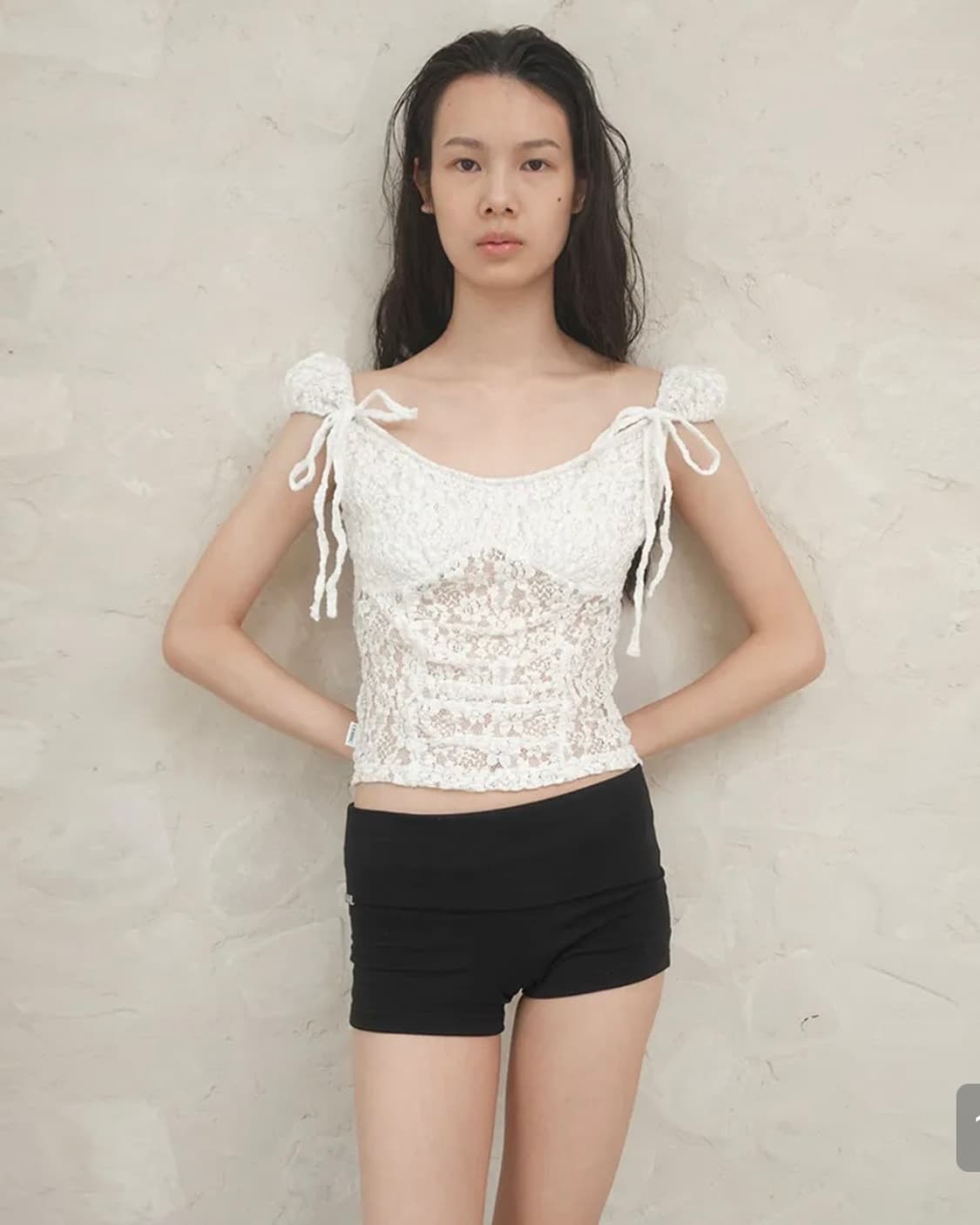 CERRIC - LACE CREASE SHIRRING HALF TOP / 상품이미지1