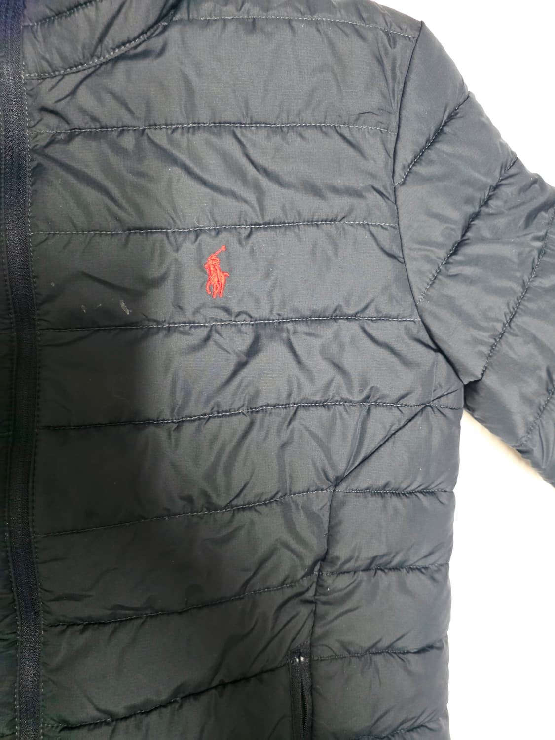 [폴로 랄프로렌] 근본 조합 네이비 바디 & 레드 포니 자수 경량 패딩 상품이미지2