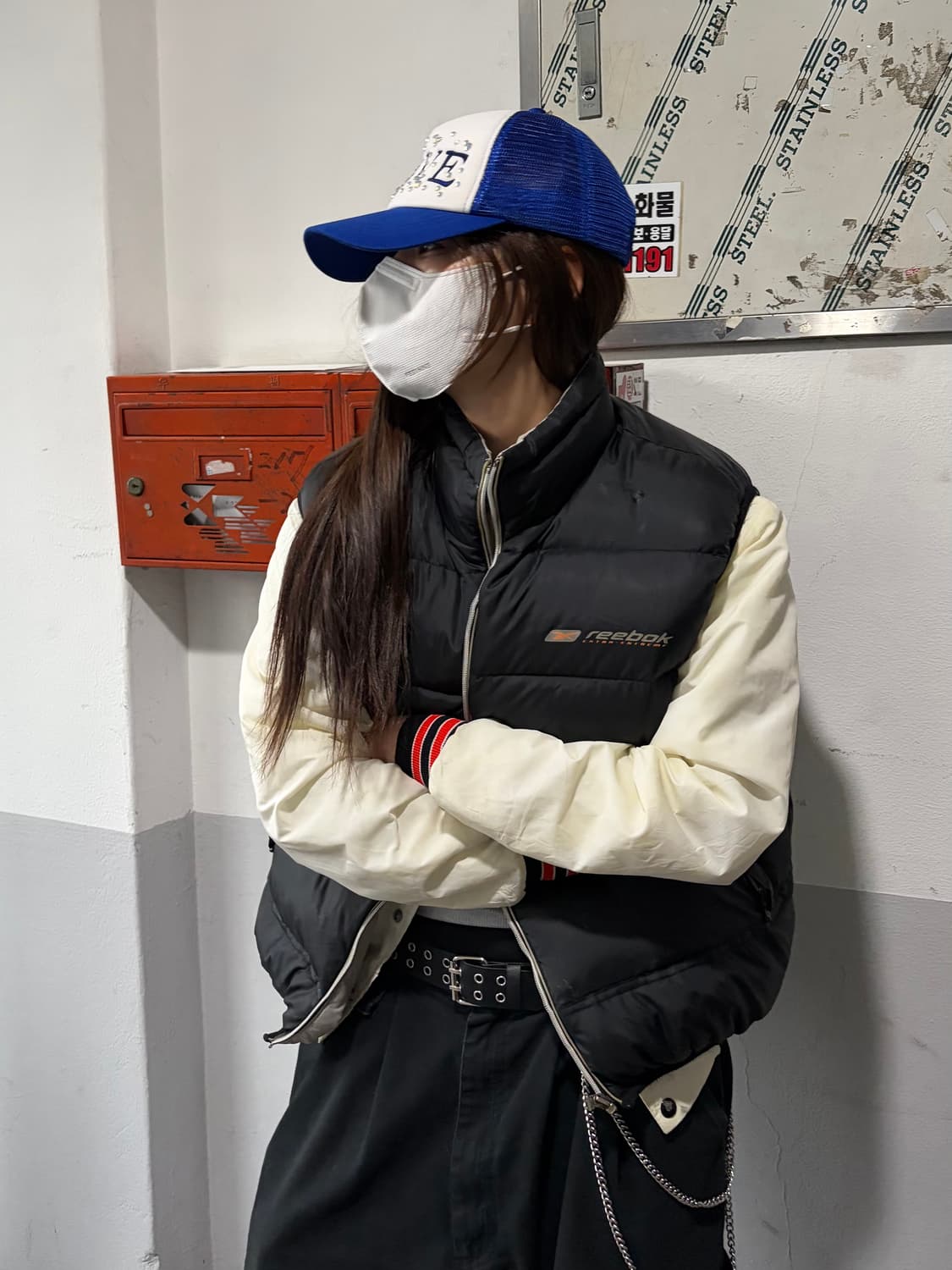 90s REEBOK 덕다운 올드스쿨 조끼패딩 상품이미지1