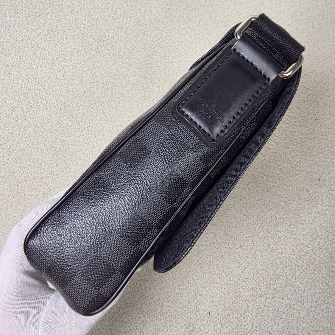 루이비통 크로스백 디스트릭트 pm  상품이미지4