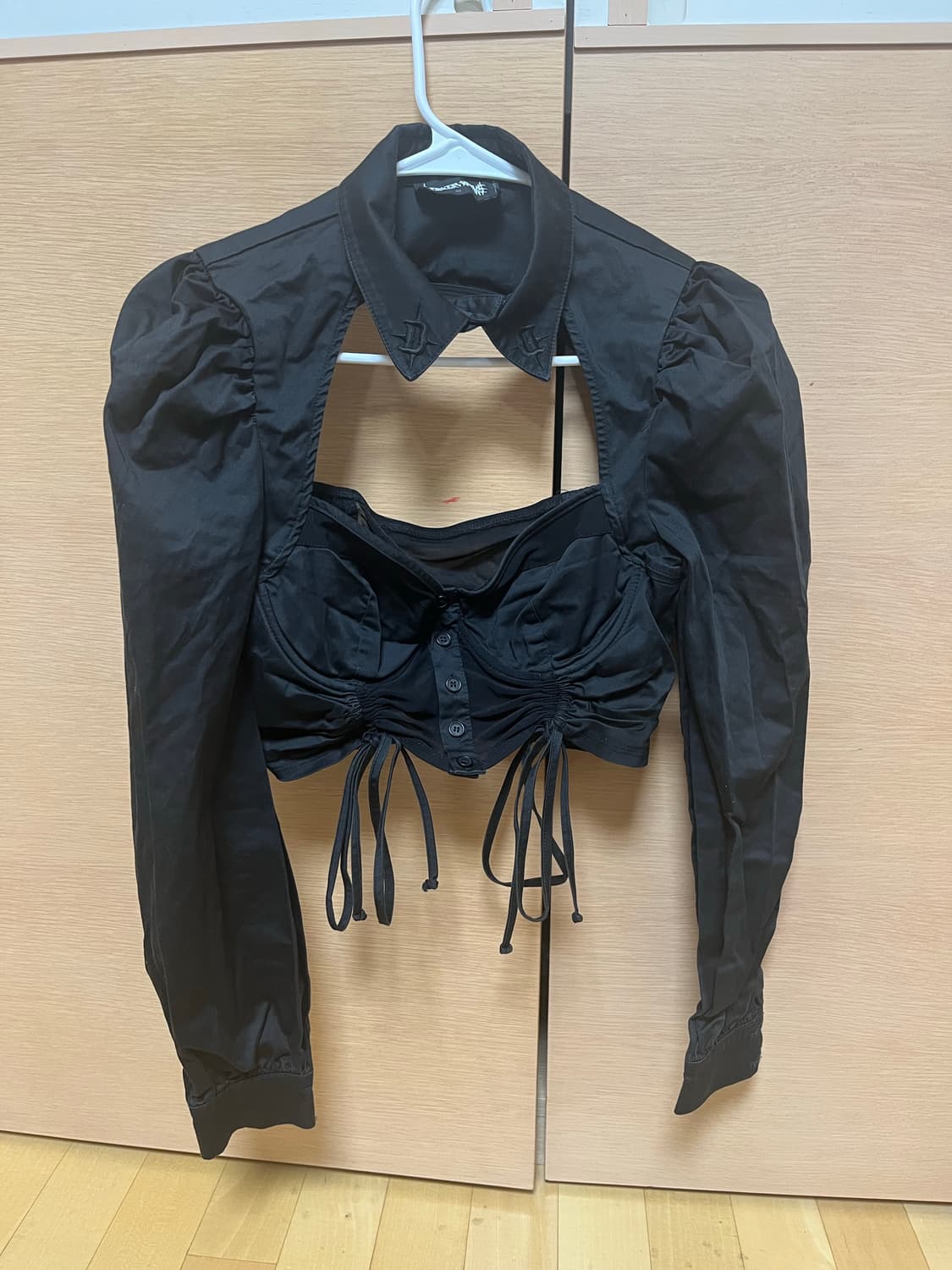 (고스/펑크) 블랙 크롭 블라우스 상품이미지1