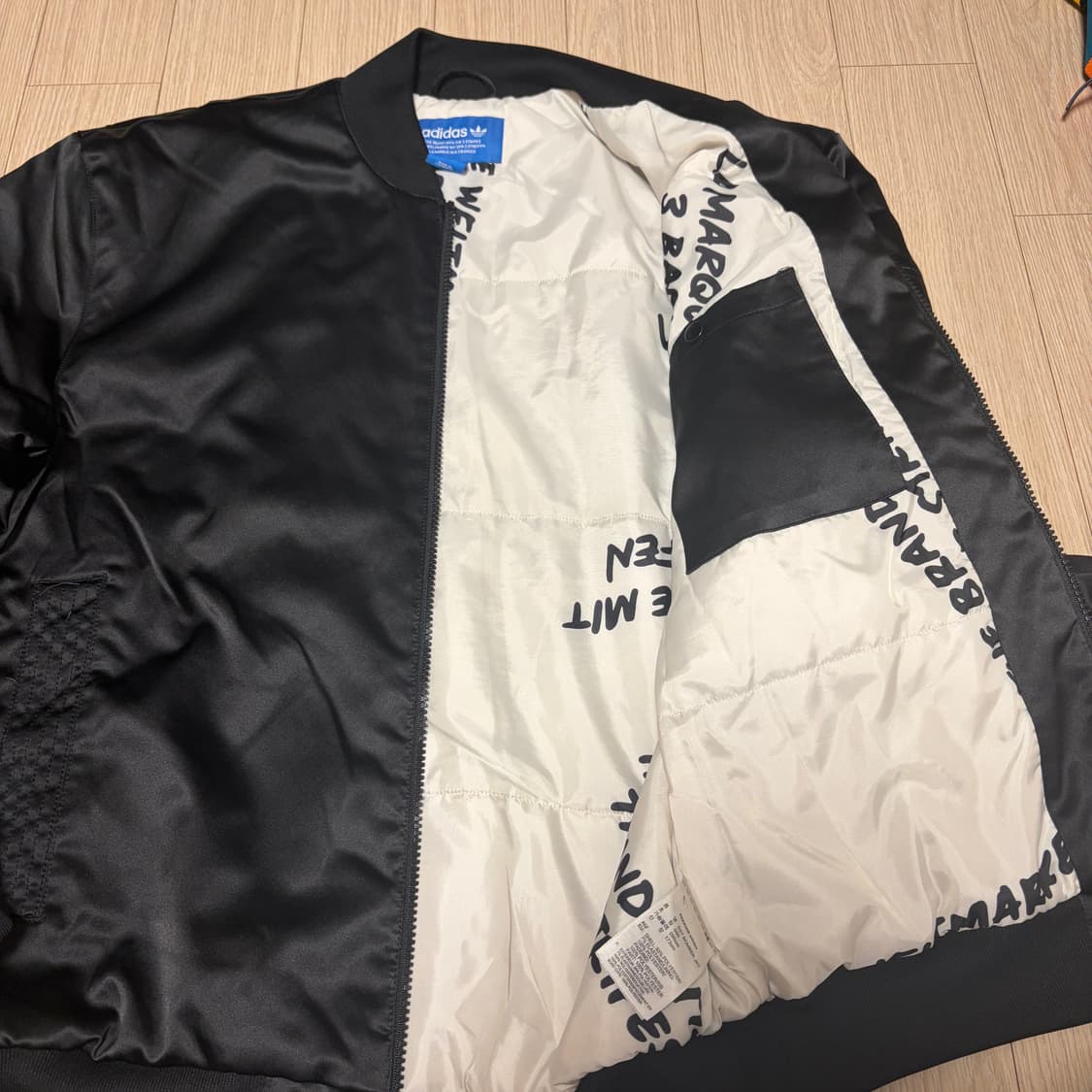 아디다스 슈퍼스타 MA-1 사틴 블랙 봄버 자켓 상품이미지3