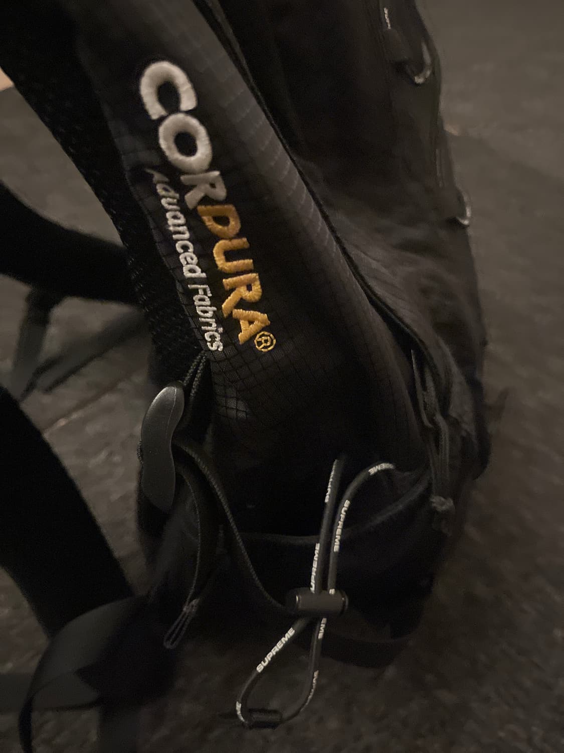 슈프림 백팩 블랙 - 22SS 상품이미지3