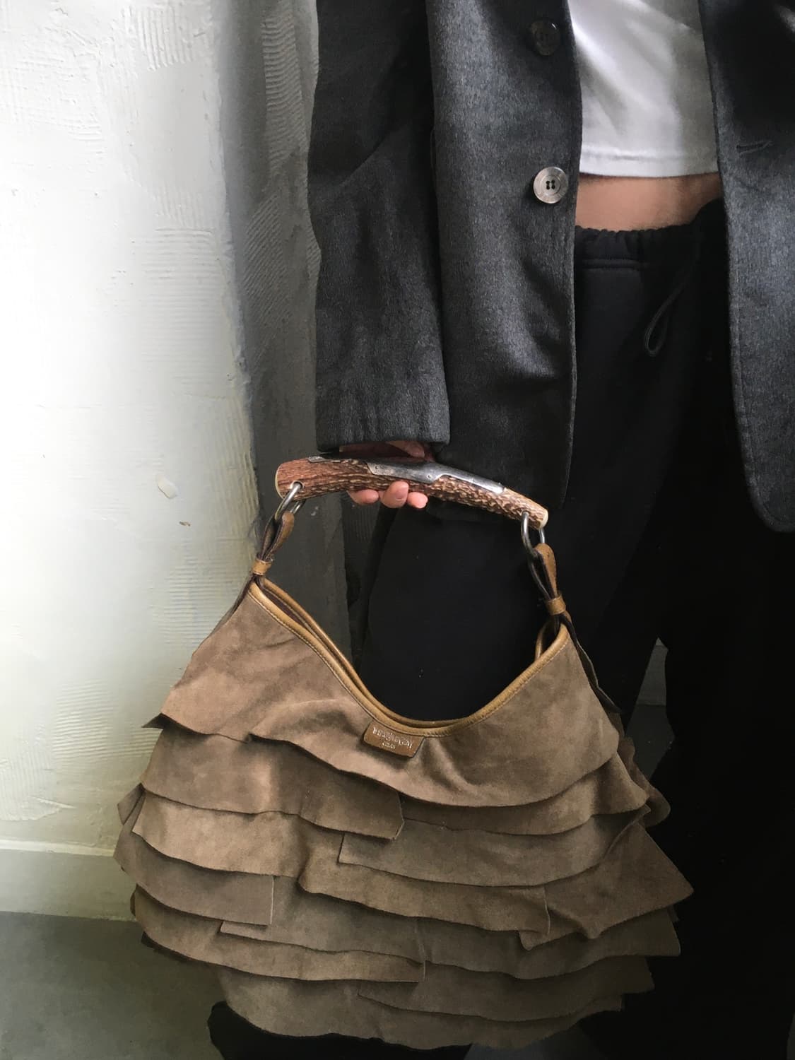 Saint Laurent 생로랑 브라운 스웨이드 백  상품이미지3