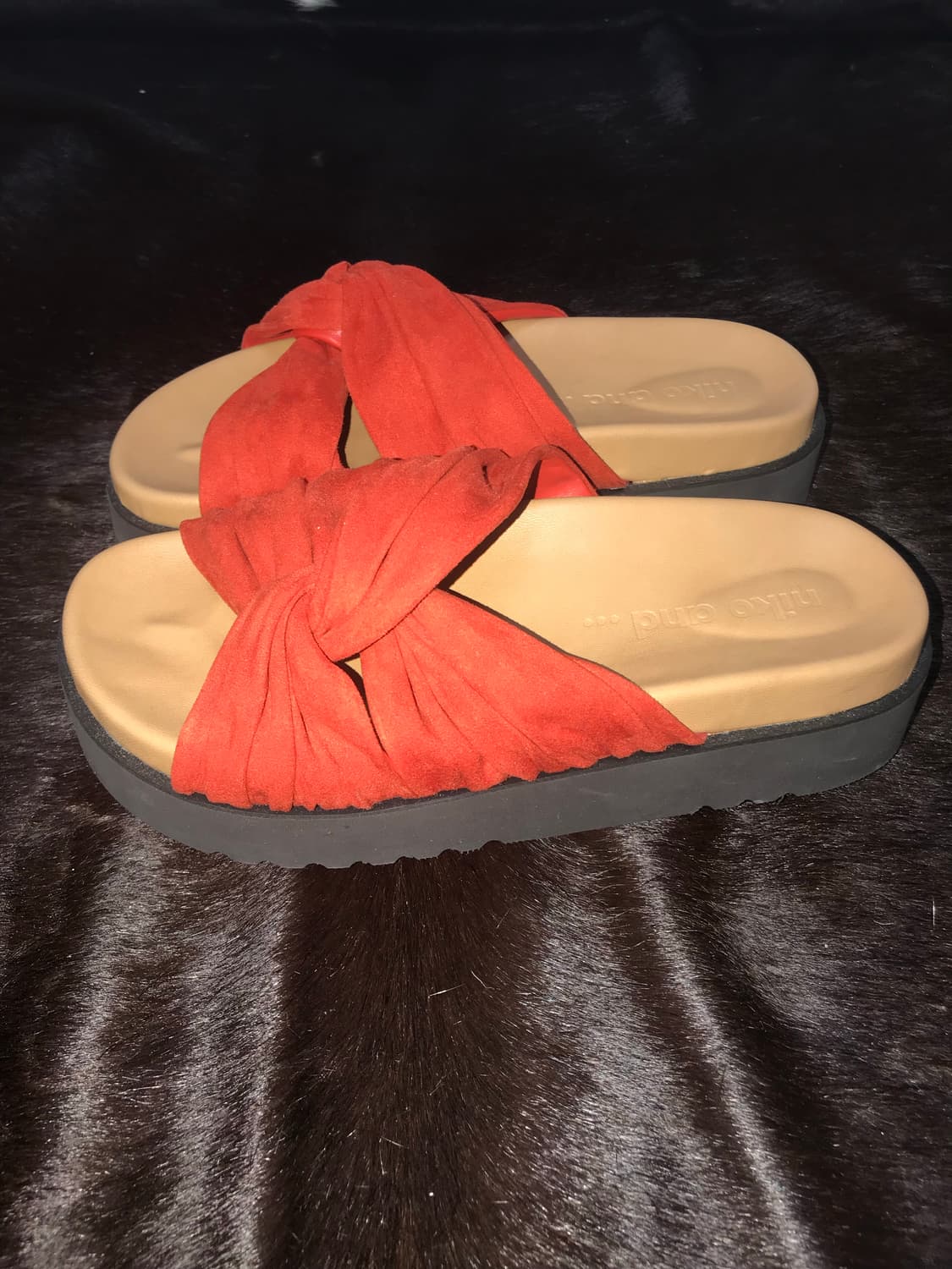NIKO AND … Wrinkle Fabric Slides 상품이미지1