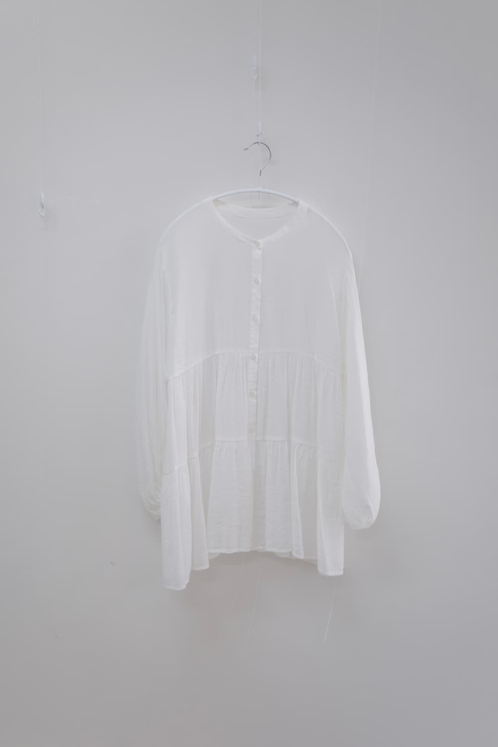 White kangkang Blouse 상품이미지3