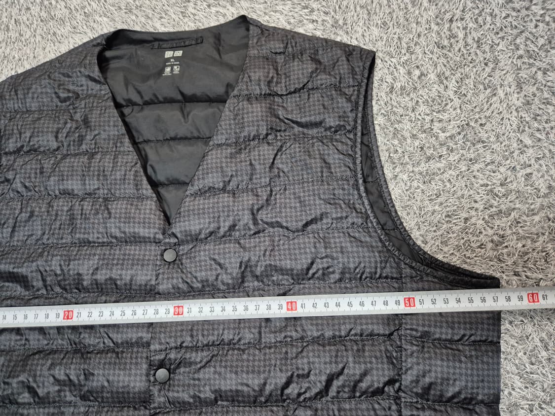 유니클로 남성 경량 패딩 조끼 XL 상품이미지9