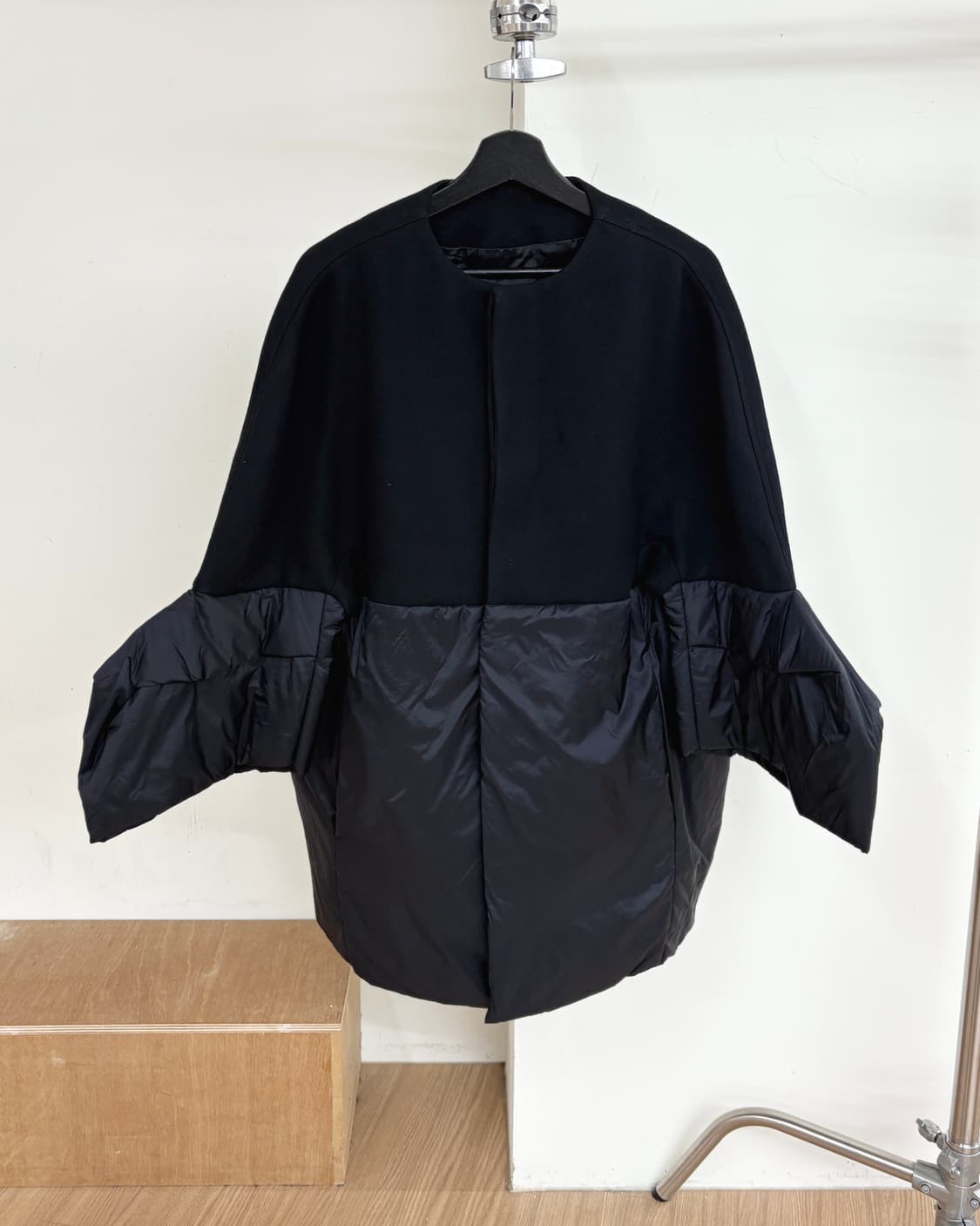 릭 오웬스 17FW 블랙 메두사 코트 상품이미지1