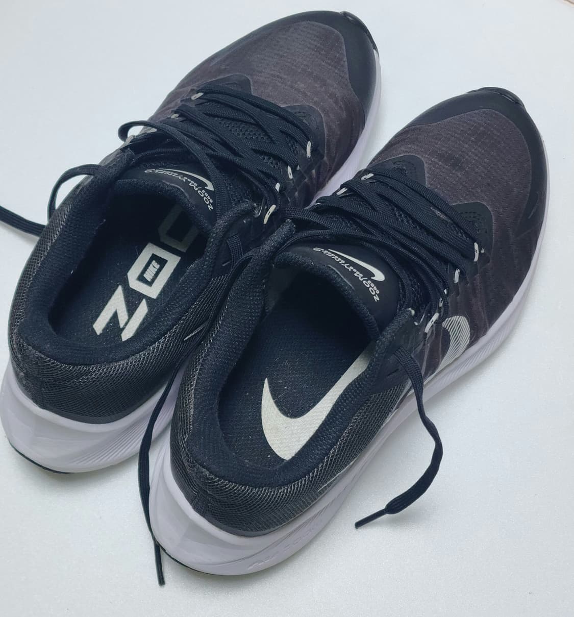 나이키 줌 윈플로 런닝화 블랙 235mm 상품이미지3