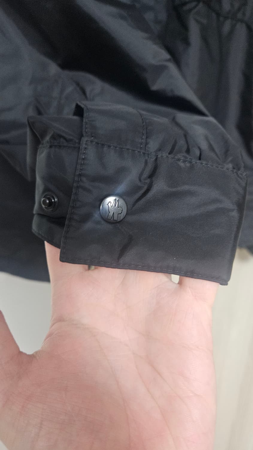 몽클레어 삼선 스트라이프 블랙 바람막이 상품이미지3