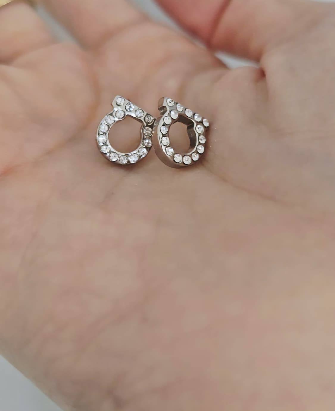 [단종디자인] 페레가모 간치니 크리스탈 귀걸이 [정품/실버컬러] 상품이미지6