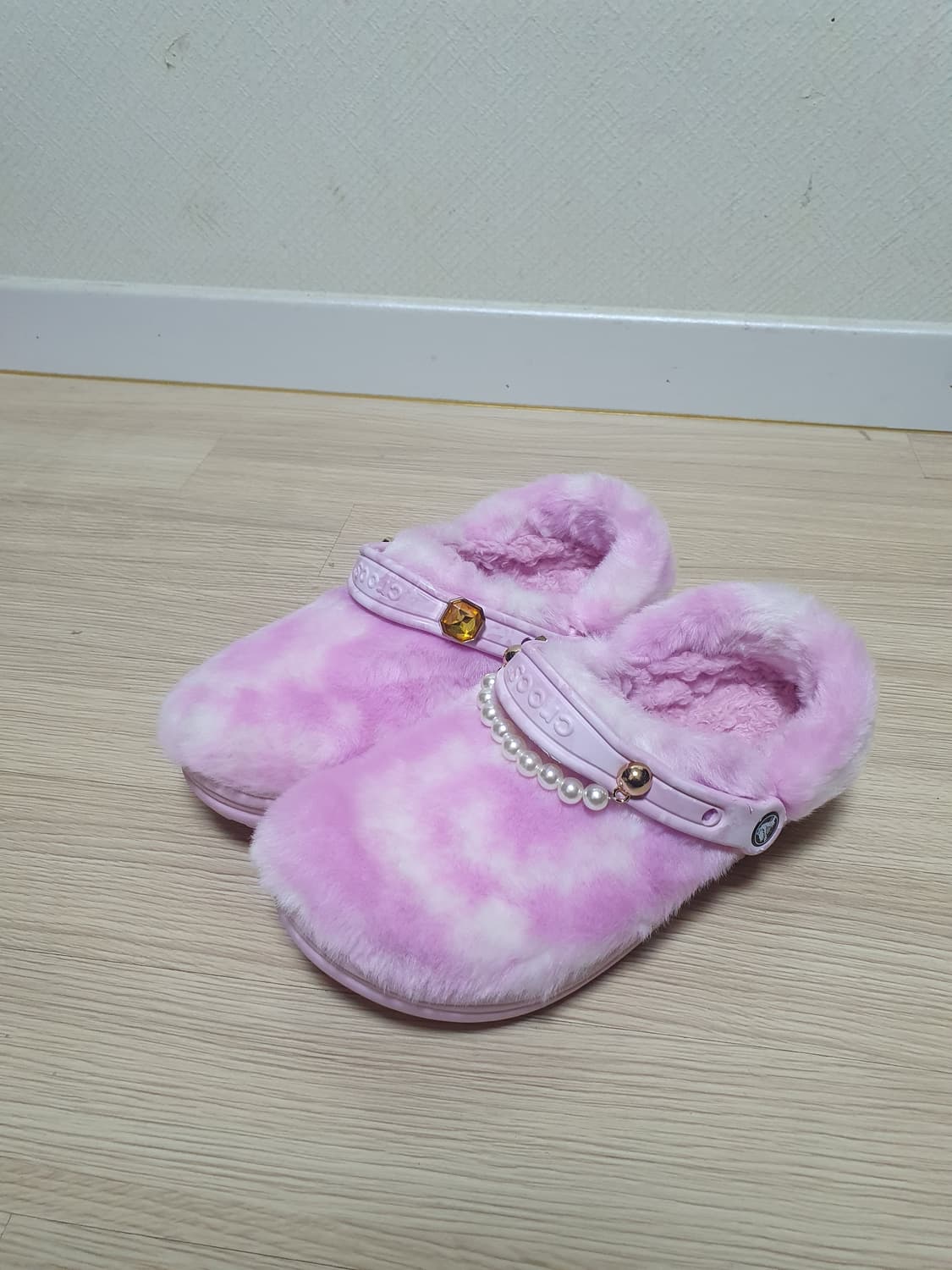 크록스 클래식 퍼 슈어 클로그 260 상품이미지4