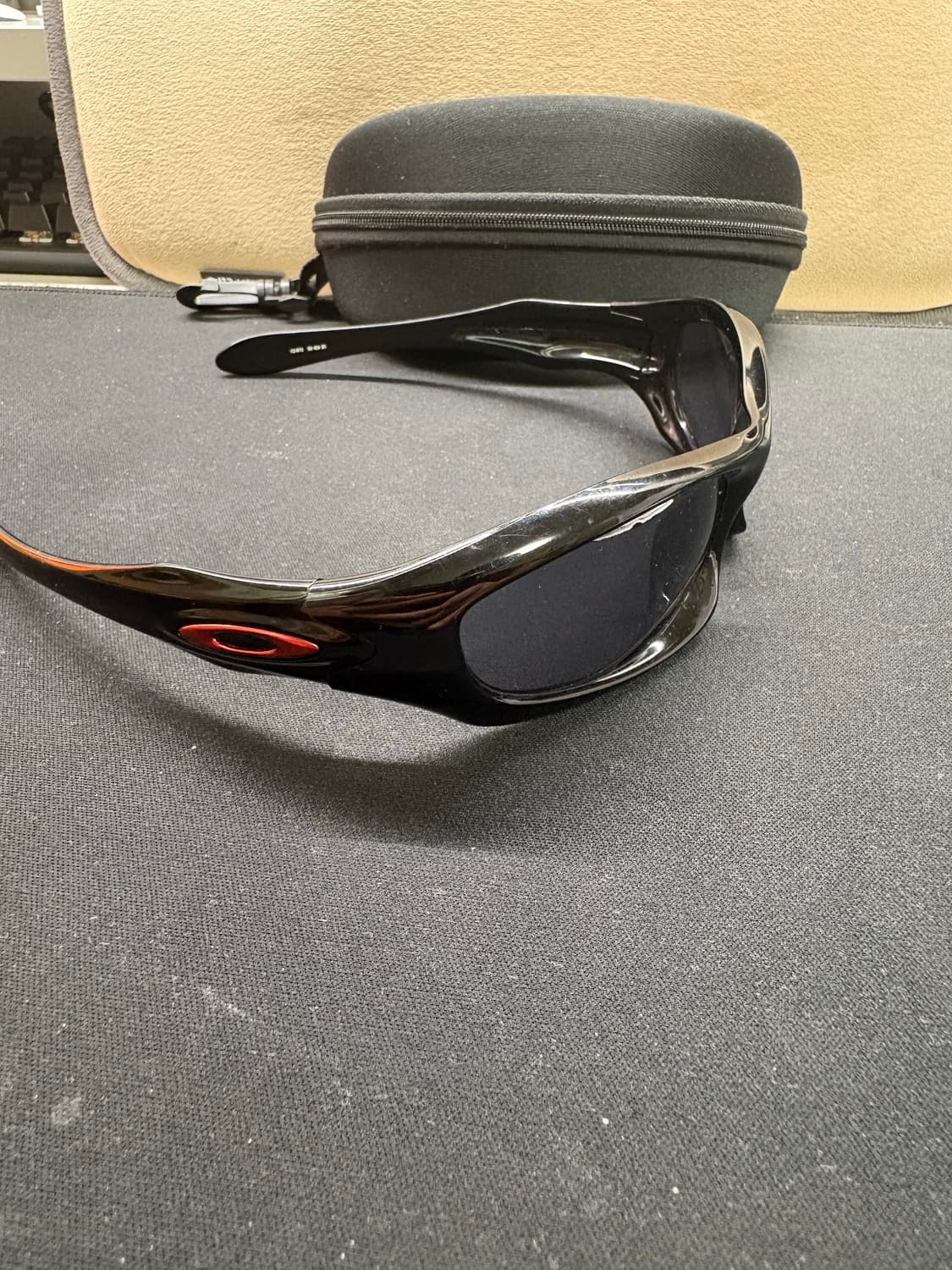 오클리x두카티 선글라스 상품이미지2