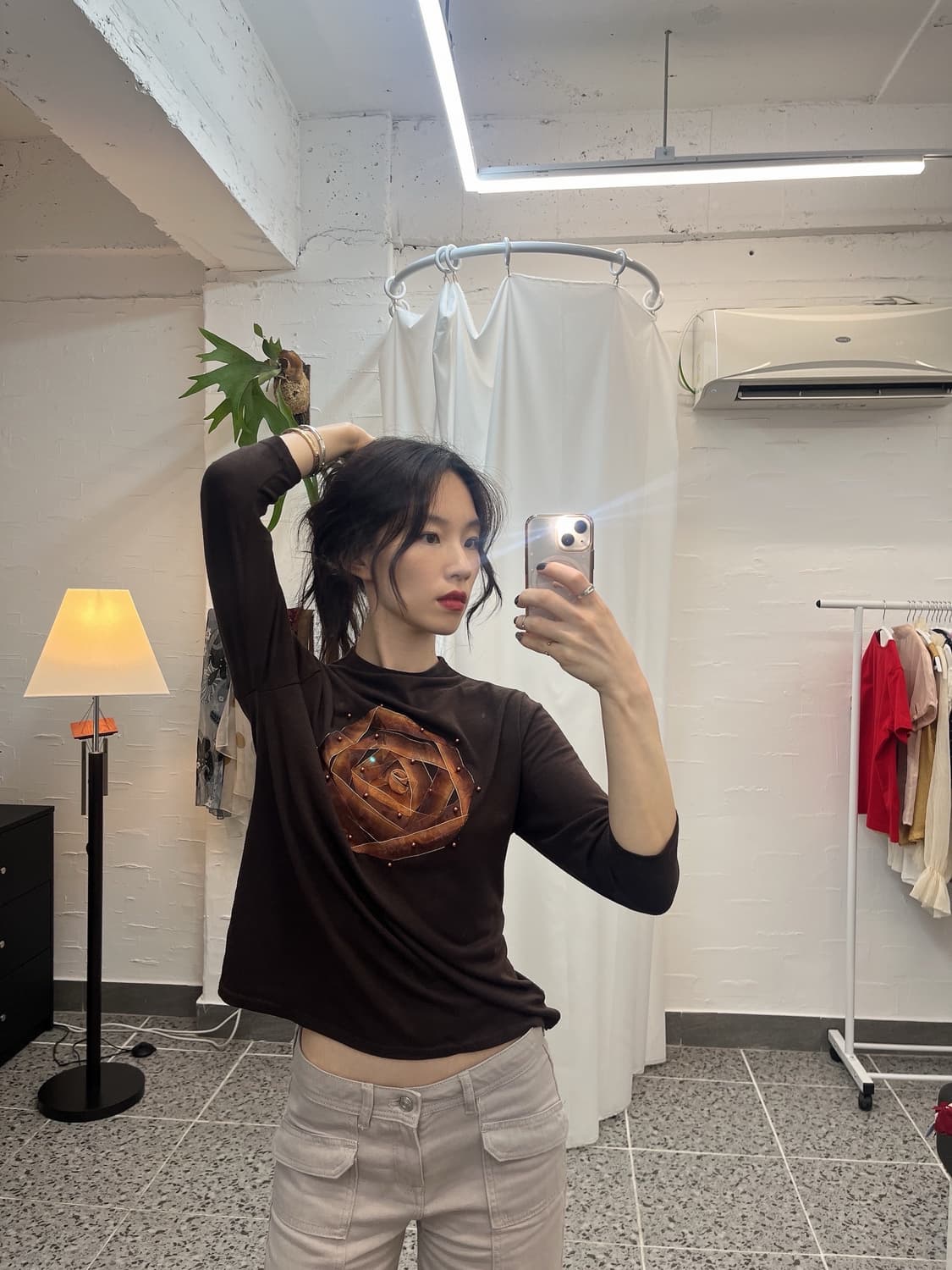 로즈 비즈 디테일 티셔츠 상품이미지1