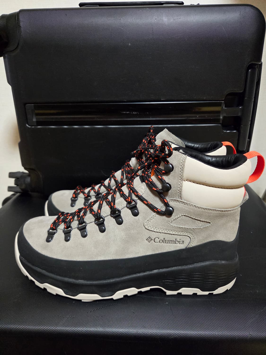 컬럼비아 뉴튼 알파인 등산화  290mm 새상품 상품이미지1