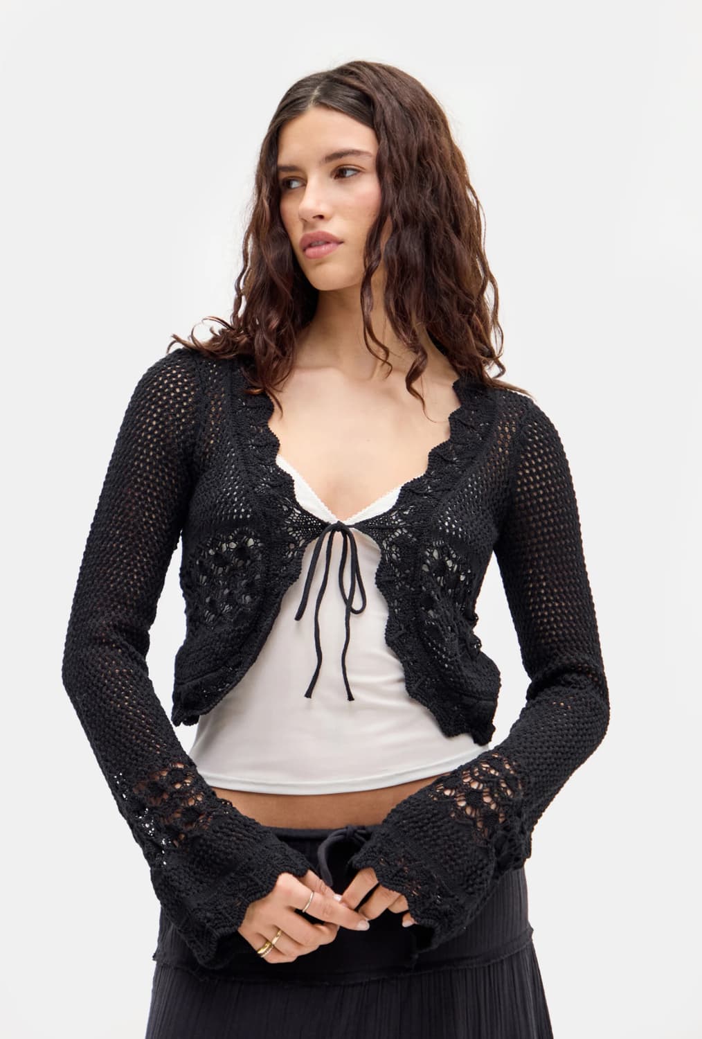 어반아웃피터스 BDG 크로셰 니트 타이 가디건 블랙 상품이미지1