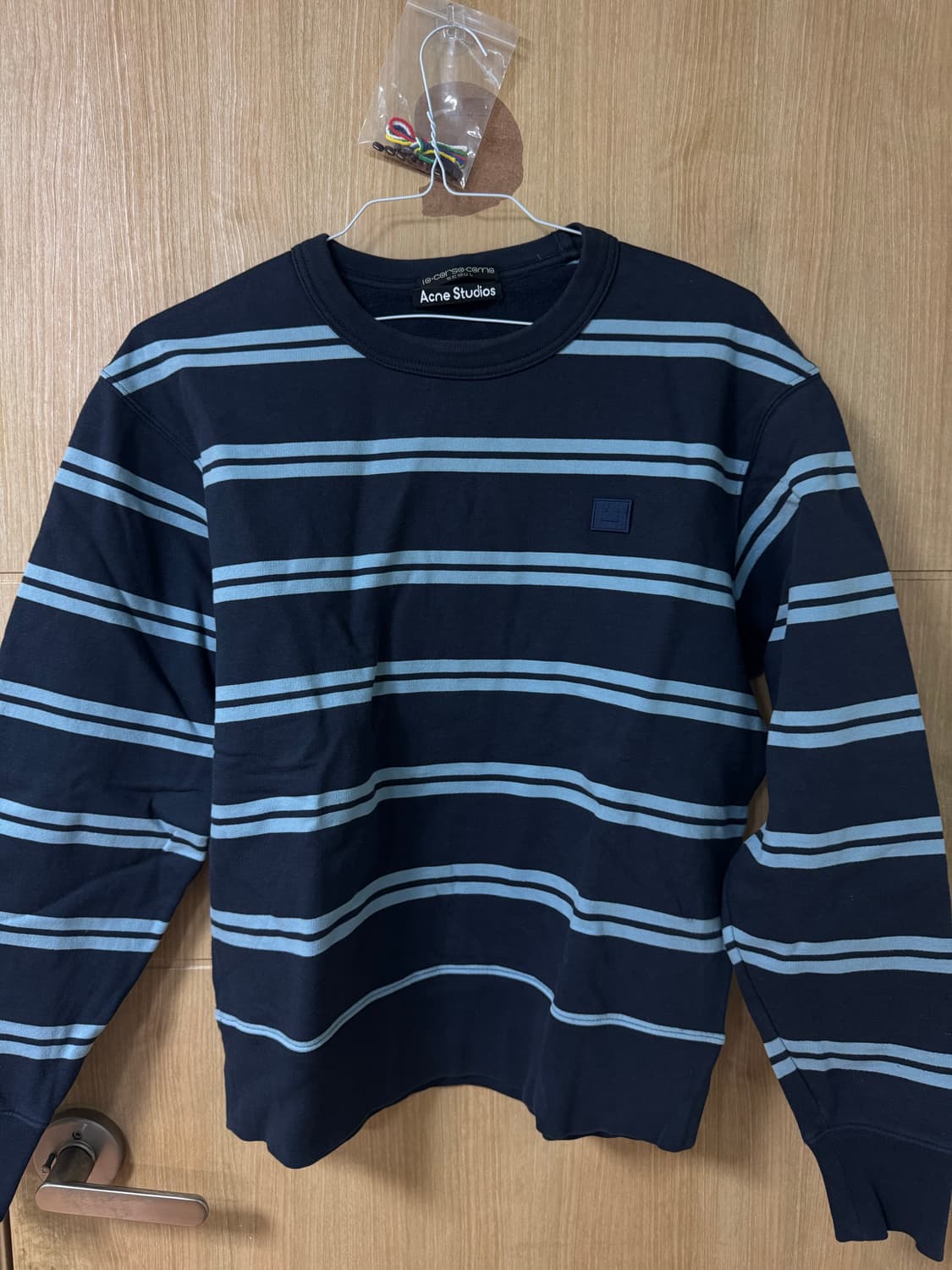 아크네 스튜디오 오버사이즈 스트라이프 맨투맨 상품이미지2