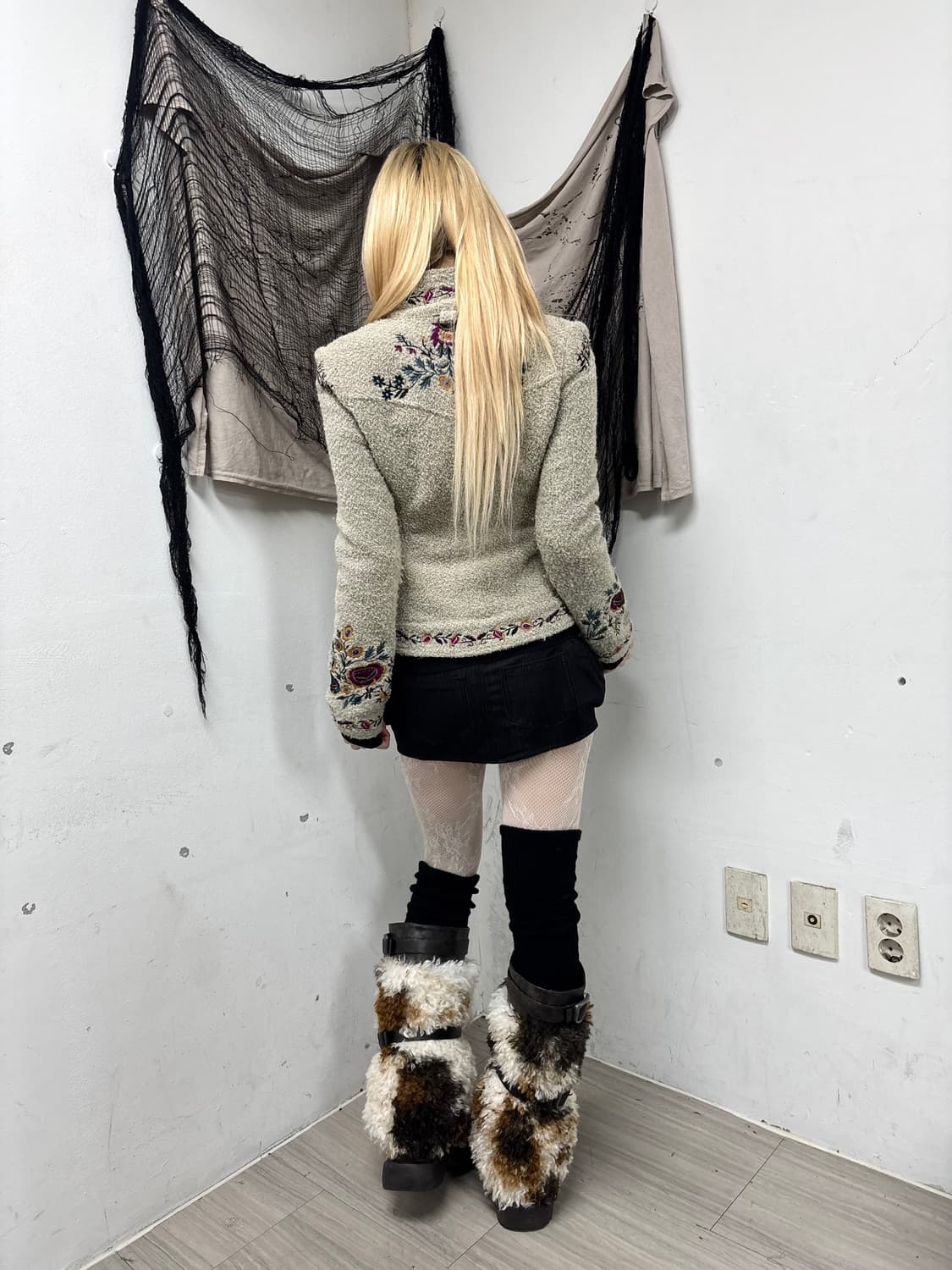 [OZZ ON] Flowers embroidery Wool 2-way Z 상품이미지2