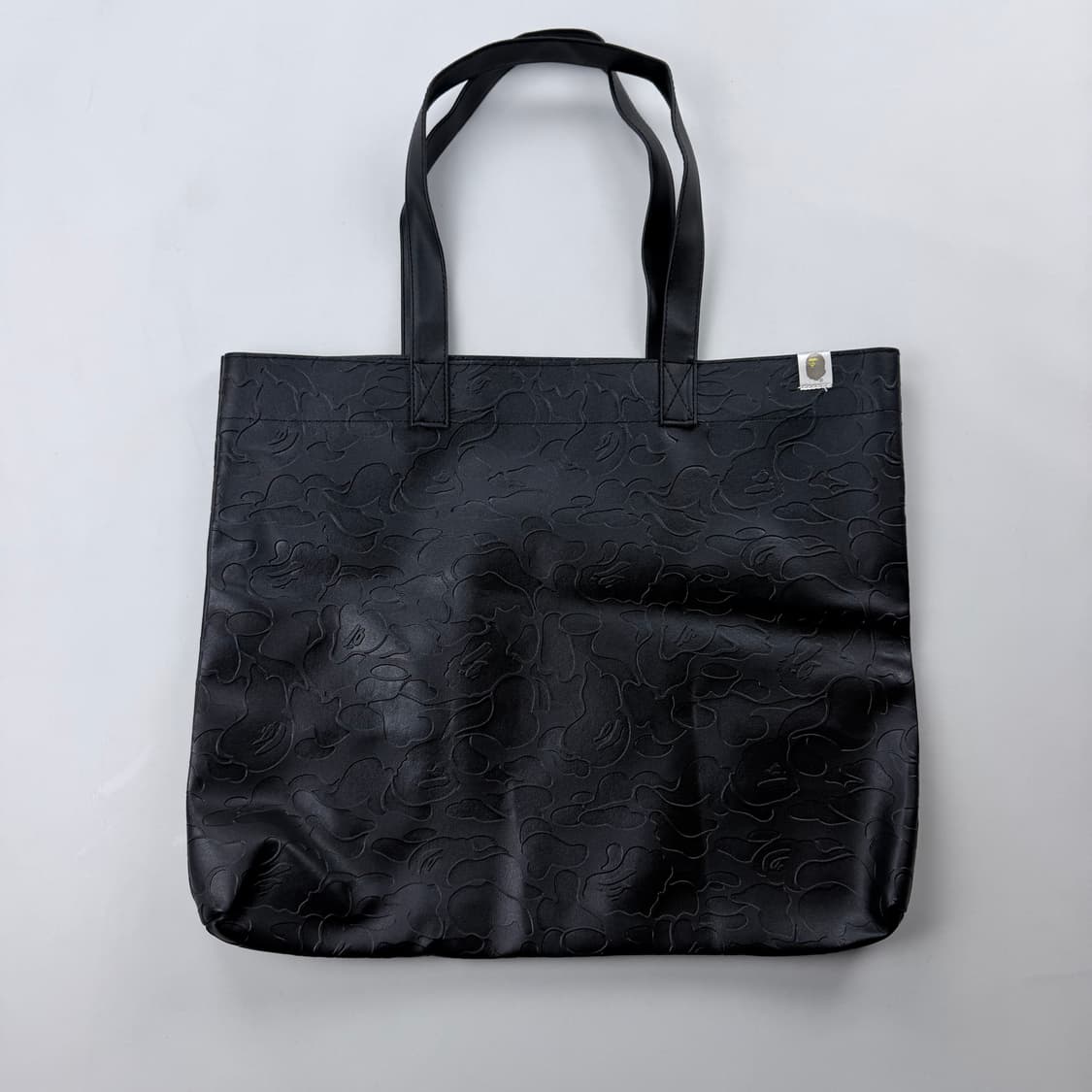 베이프 레더 토트백 상품이미지1