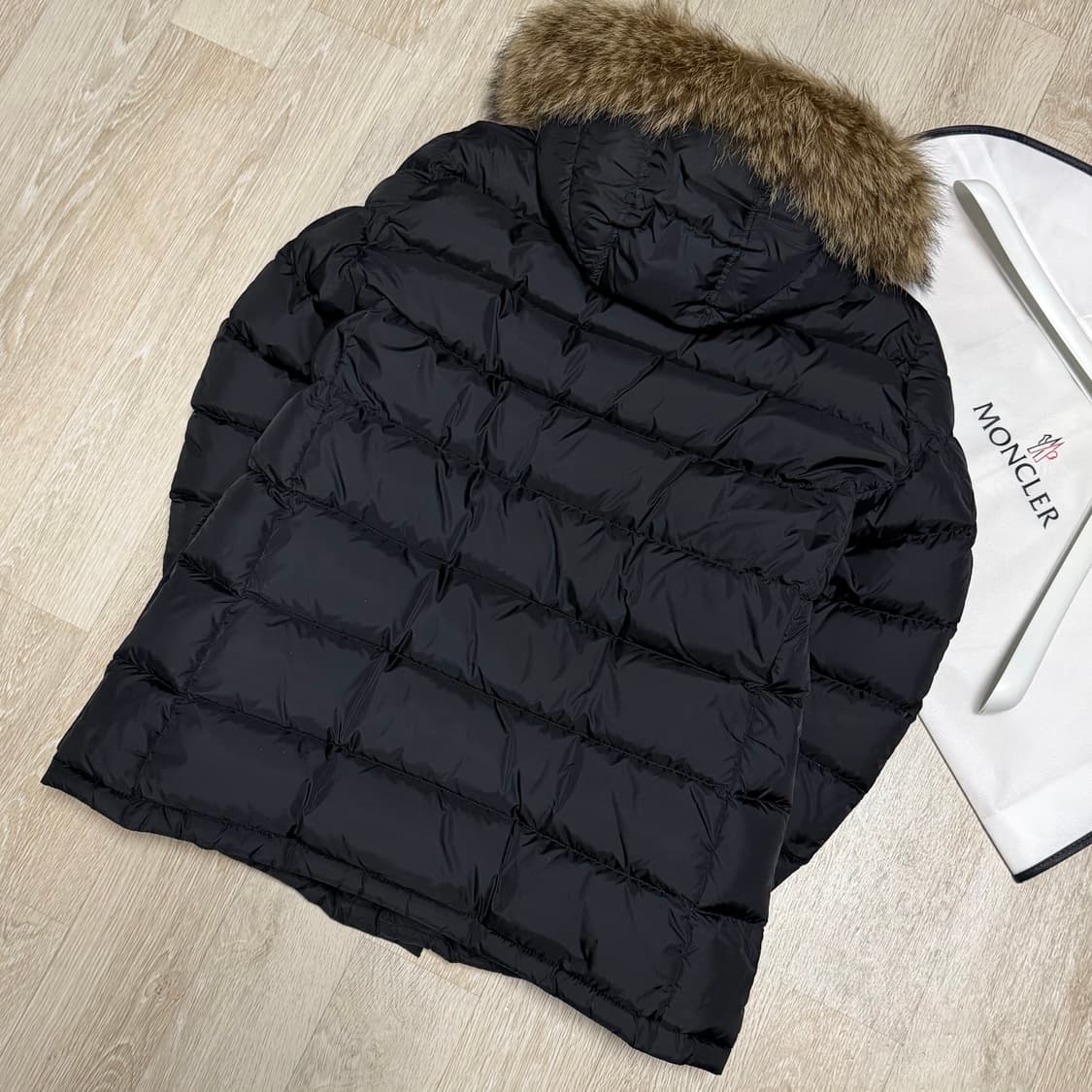[블랙 4/새상품급] 몽클레어 클루니 패딩 블랙 풀구성 상품이미지5