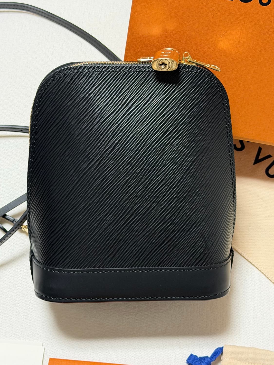 루이비통 알마 백팩 (에피 블랙) 상품이미지3