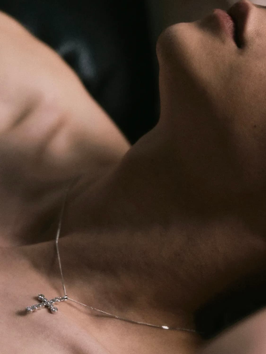 넘버링 3729 십자가 목걸이 화이트 상품이미지1