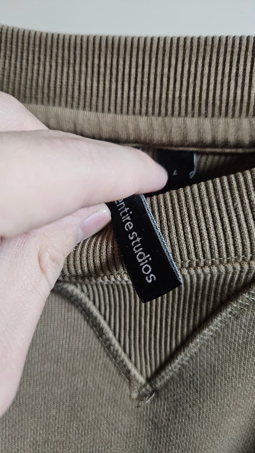 엔타이어 스튜디오 맨투맨 브라운 상품이미지2