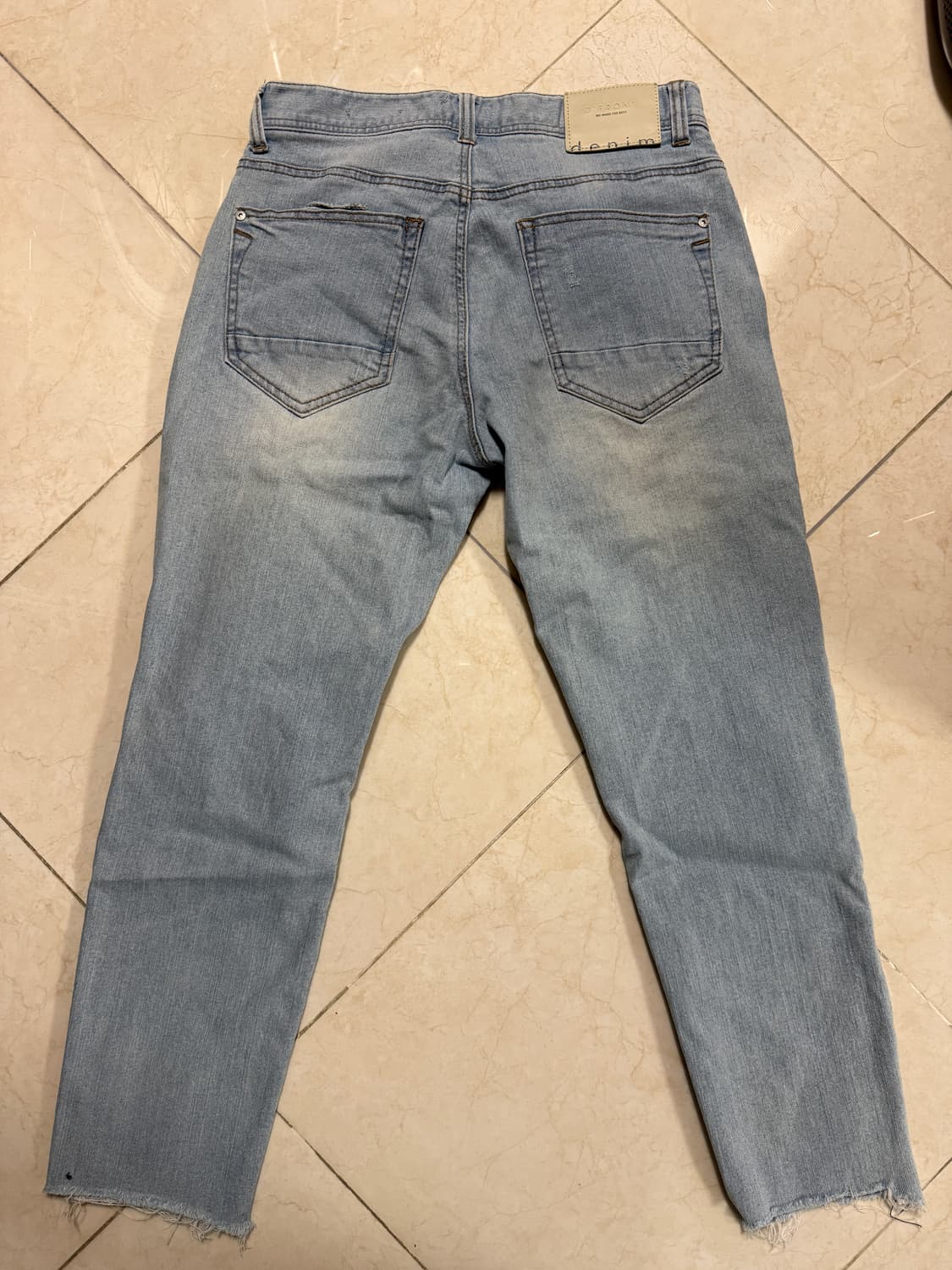 D-FRONT 데미지 크롭 테이퍼드 청바지 상품이미지4