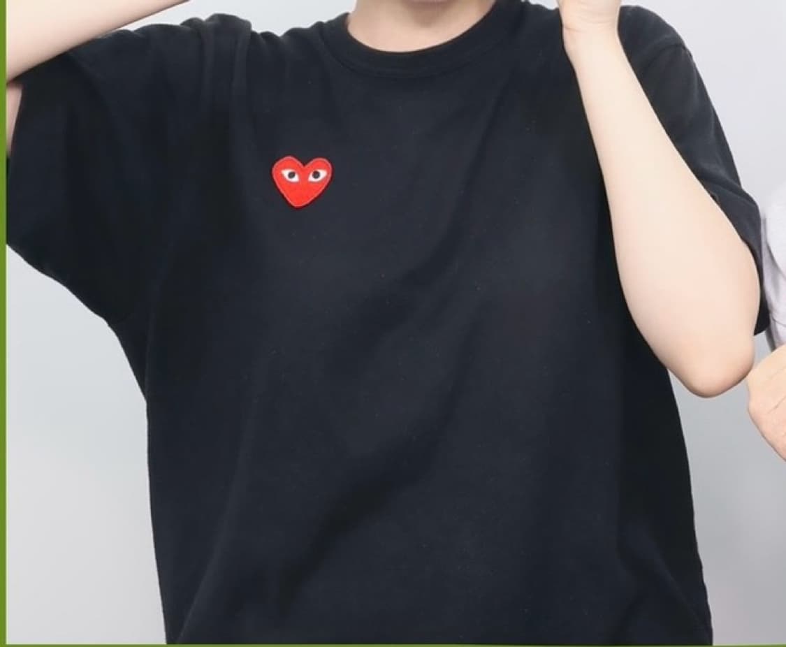 플레이 꼼데가르송 레드 하트 티셔츠 반팔 블랙 상품이미지3