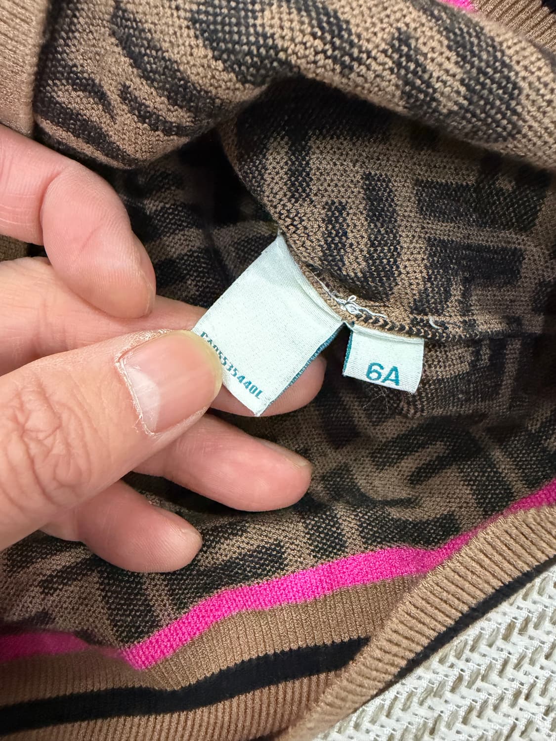 정품) 펜디 키즈 FF 로고 반팔 니트 6y 상품이미지6