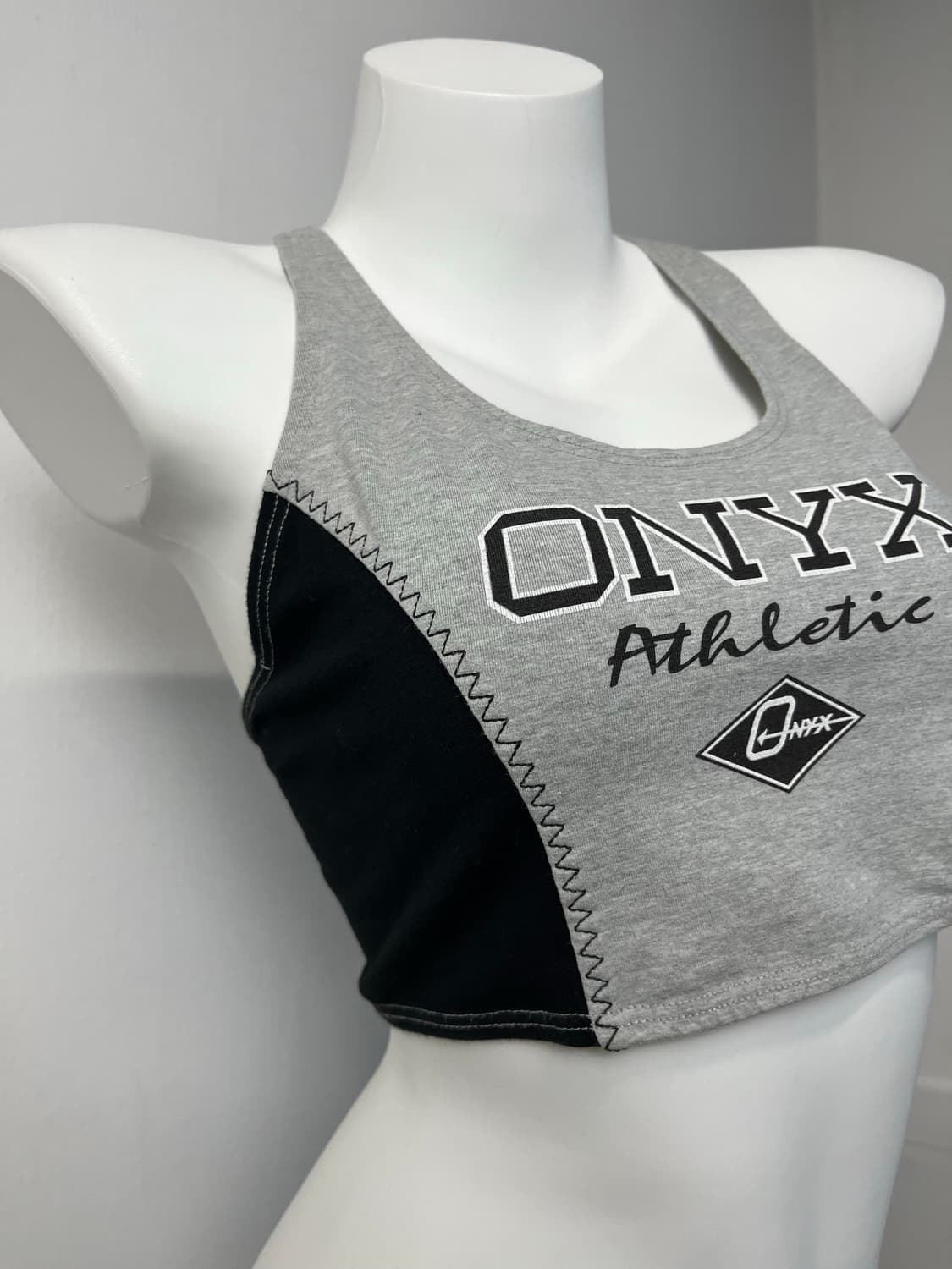 ONYX 그레이 크롭 나시 상품이미지2