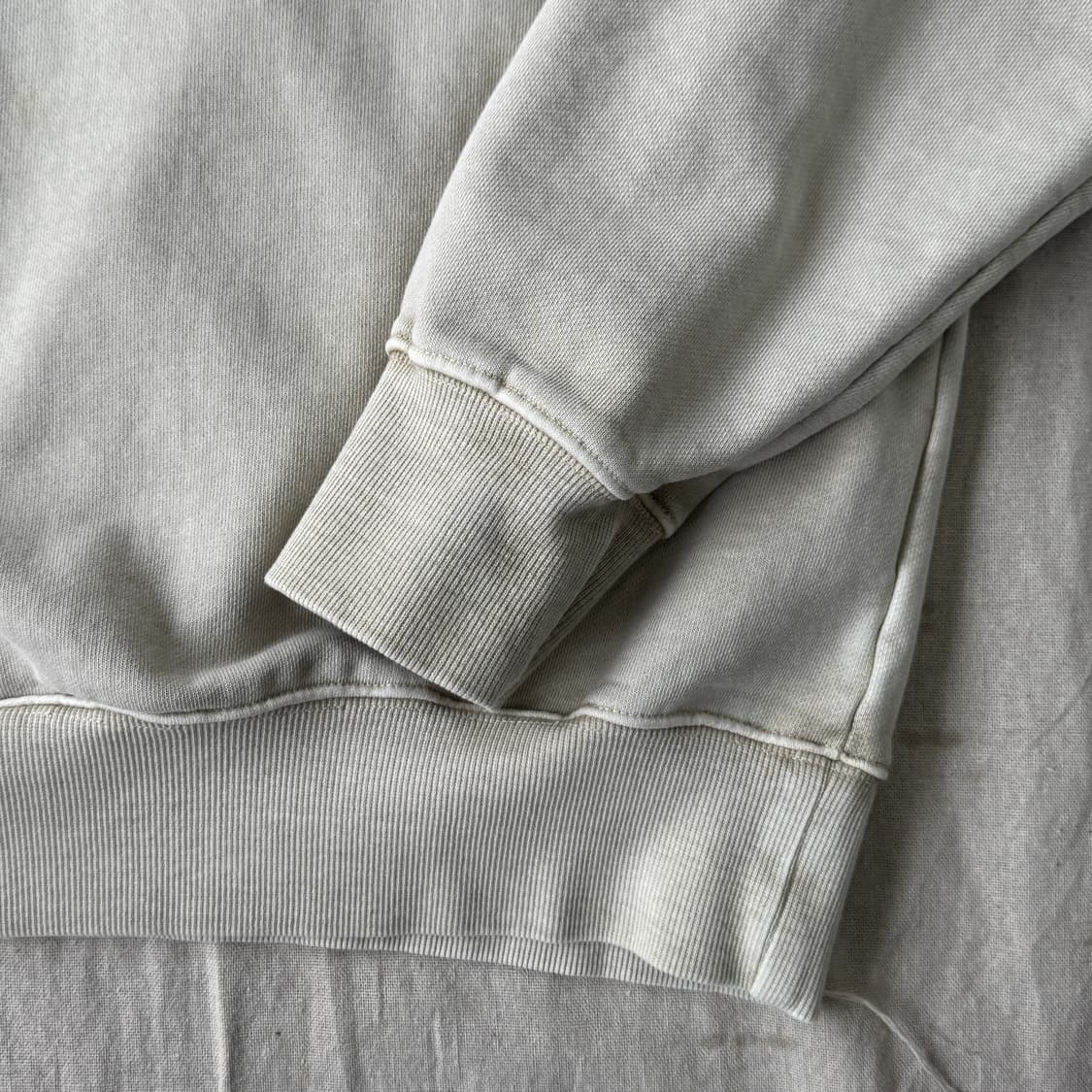 프리즘웍스 오리지널가먼츠 피그먼트 아이보리 스웻 맨투맨 L 상품이미지3